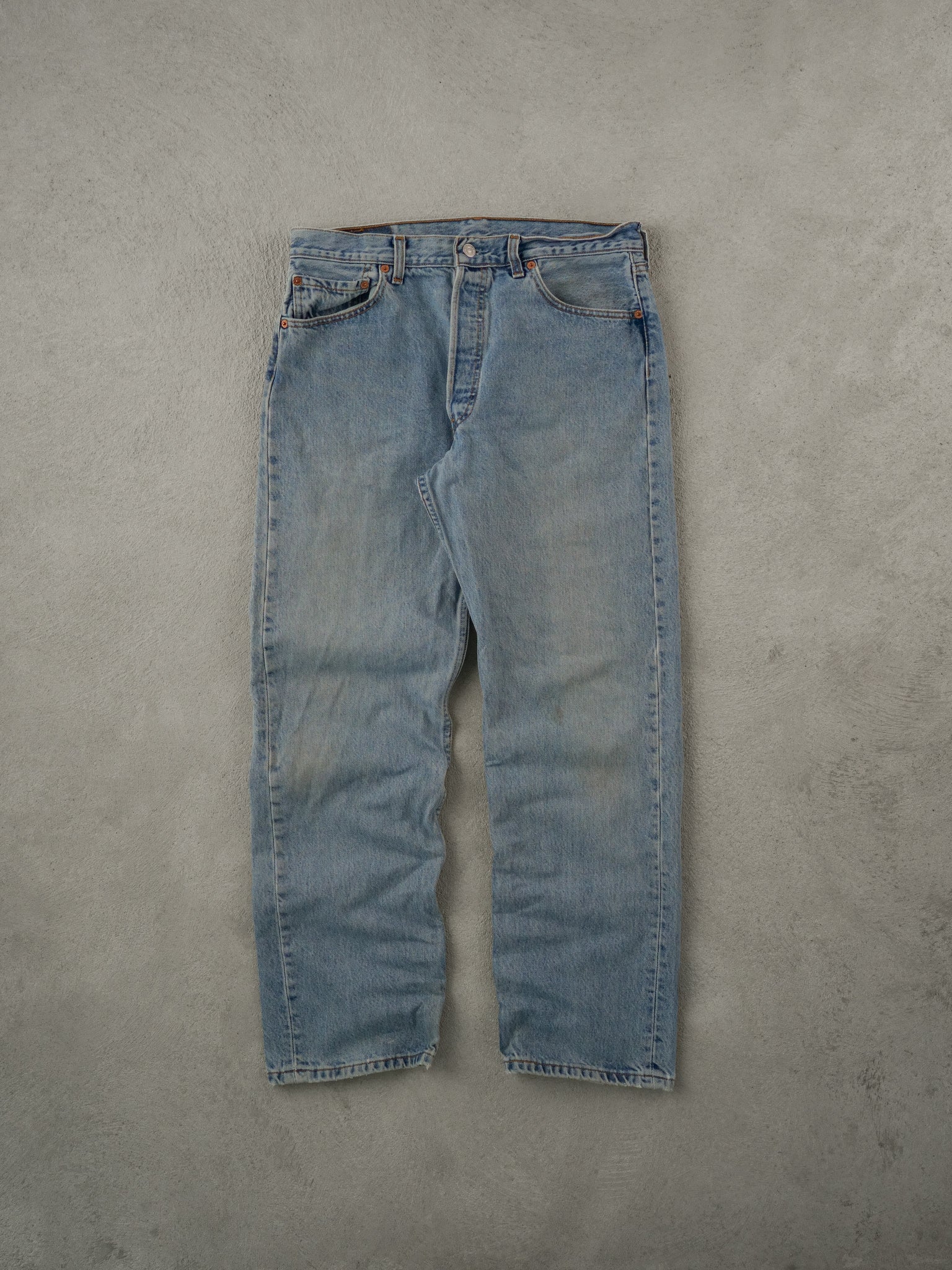 Vintage 90s Light Washed Blue Levi's 501 Denim Jeans (34x30)