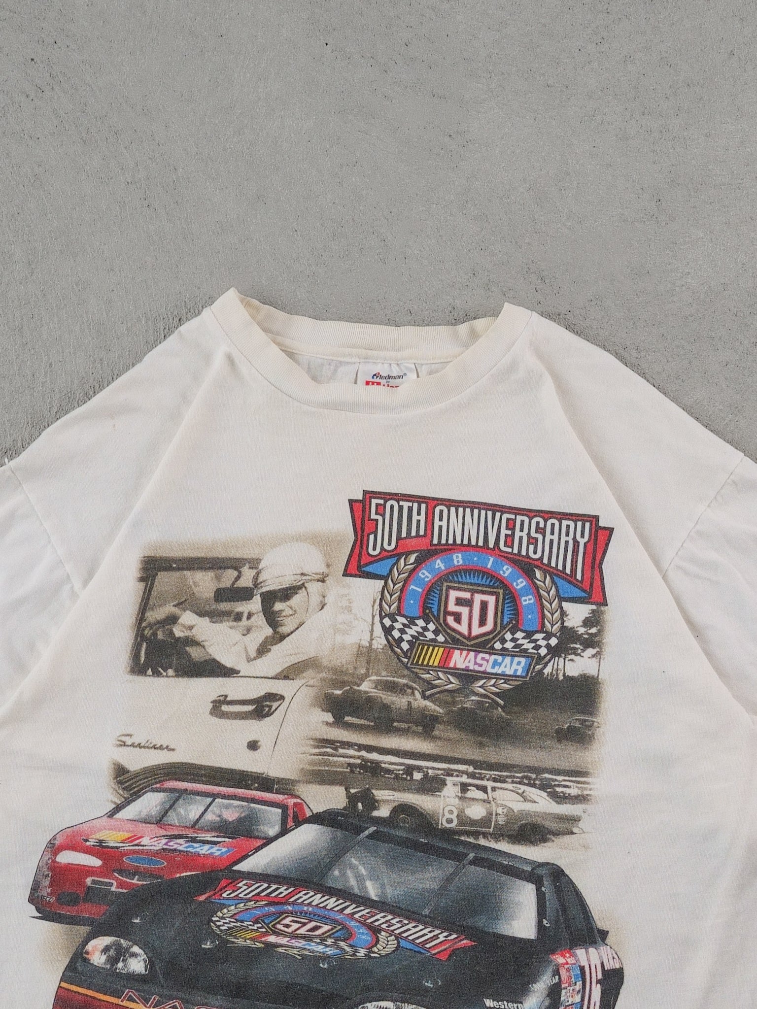 Vintage 98' White 50th Anniversary Tour Nascar Graphic Tee (M)