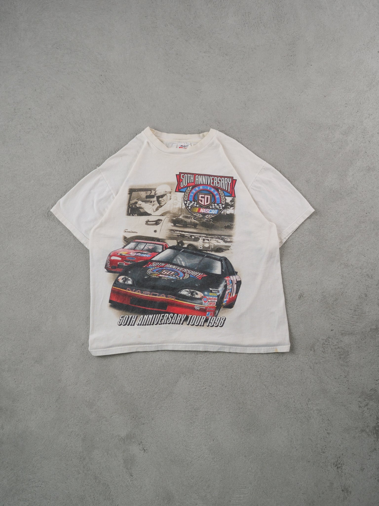 Vintage 98' White 50th Anniversary Tour Nascar Graphic Tee (M)