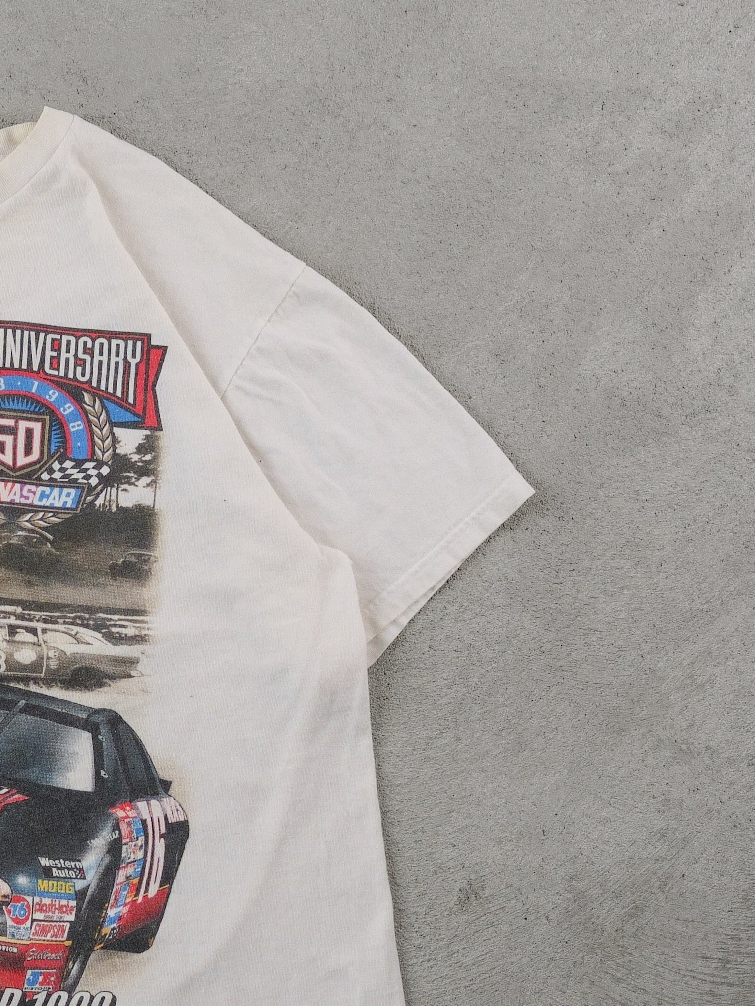 Vintage 98' White 50th Anniversary Tour Nascar Graphic Tee (M)