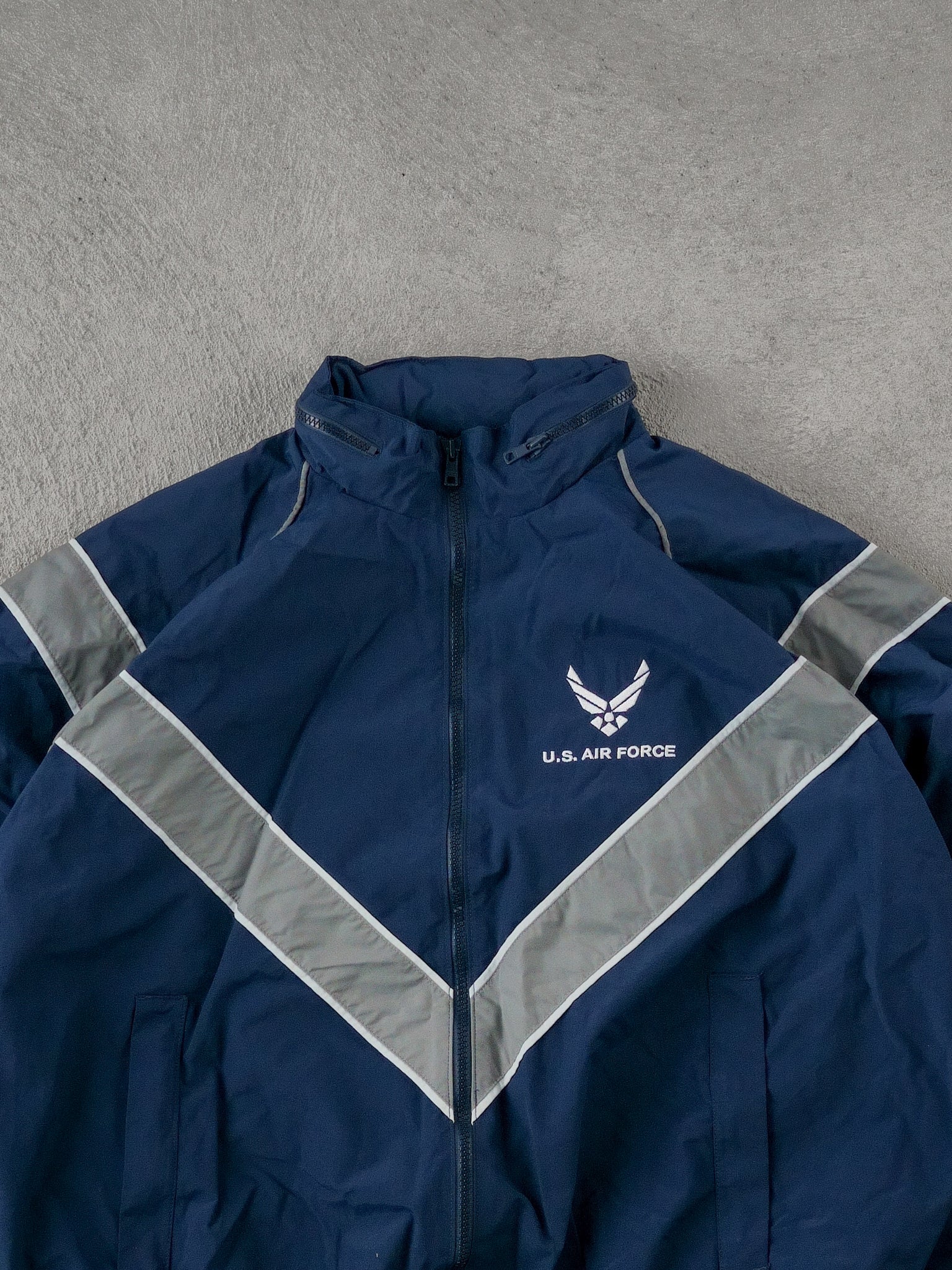 Vintage Navy Blue US Air Force Windbreaker Jacket (L)
