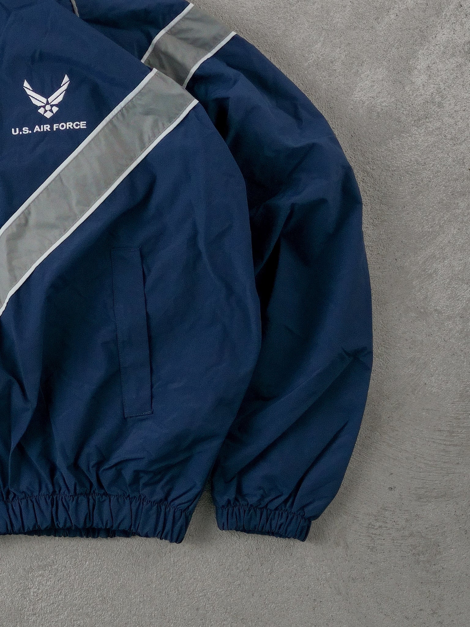 Vintage Navy Blue US Air Force Windbreaker Jacket (L)