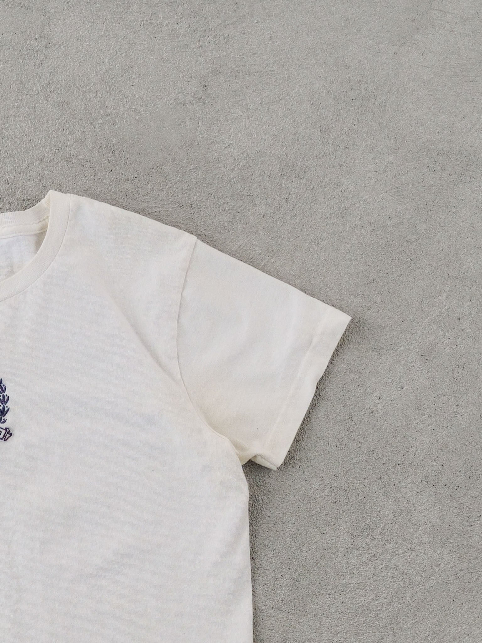 Vintage Y2k White Nike Victoria Laurus Embroidered Baby Tee (XS)