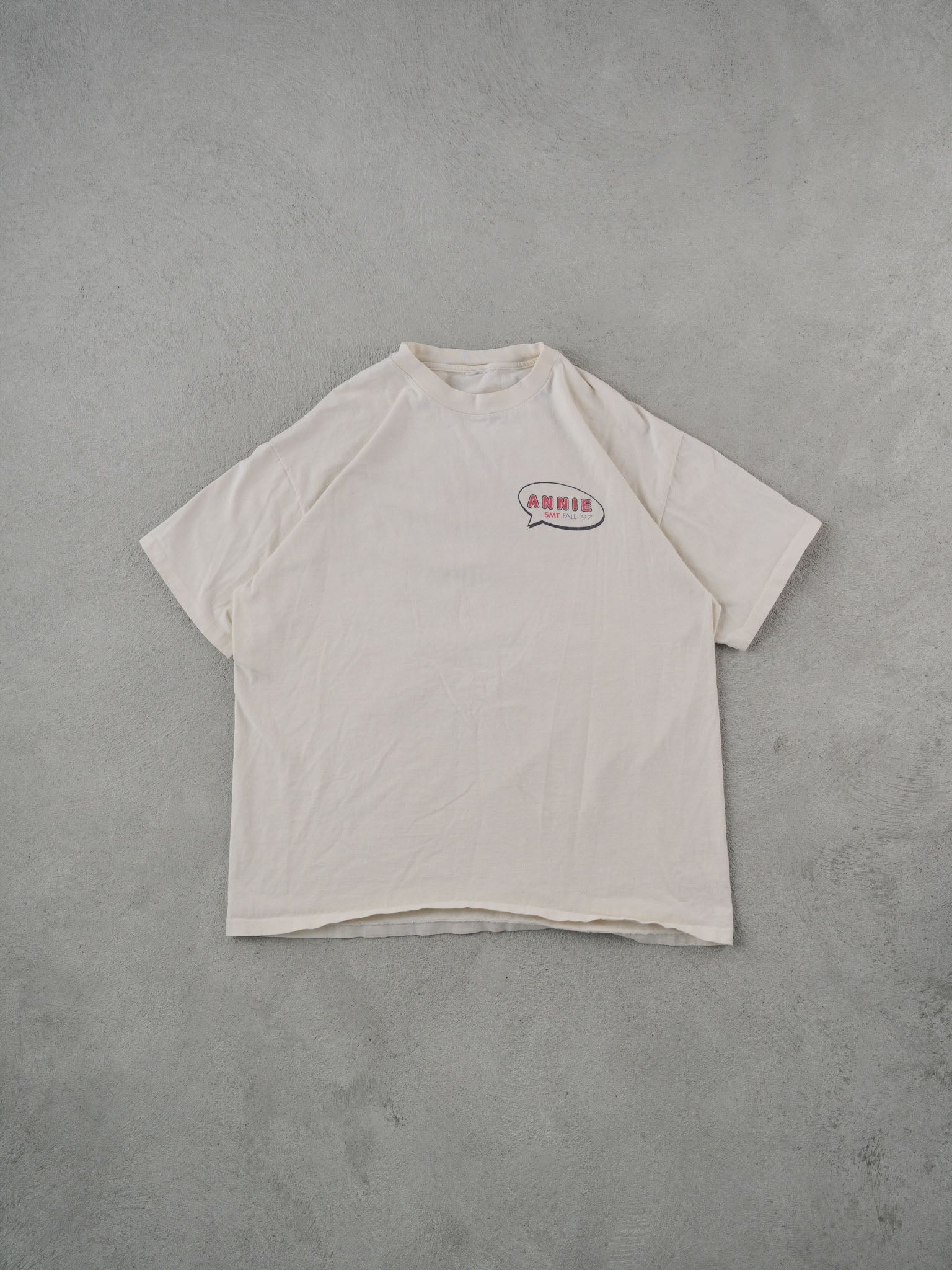 Vintage 97' Cream Annie The Musical Graphic Tee (L)