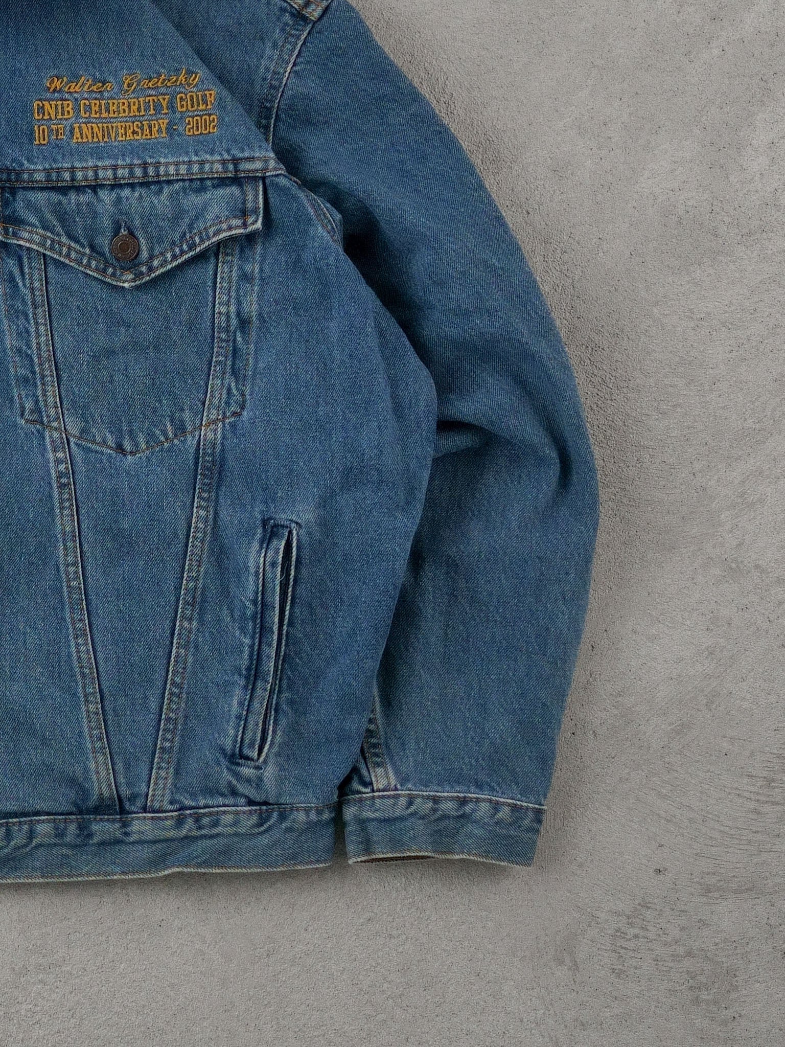 Vintage 02' Dark Blue Levi's Walter Gretzky 10th Anniversary Denim Jacket (L)