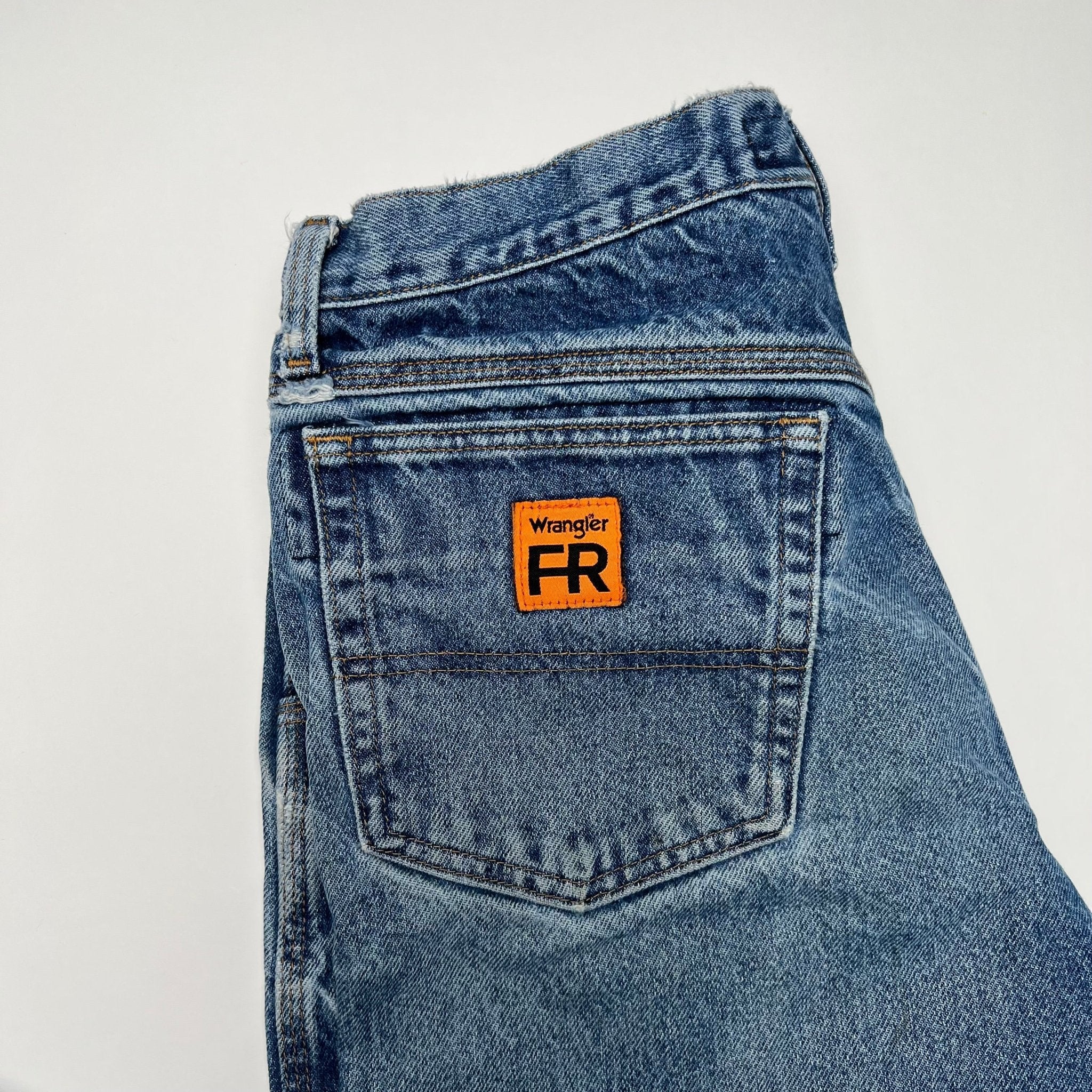 Vintage Wrangler FR Workwear Jeans (33 x 30) | Rebalance Vintage.