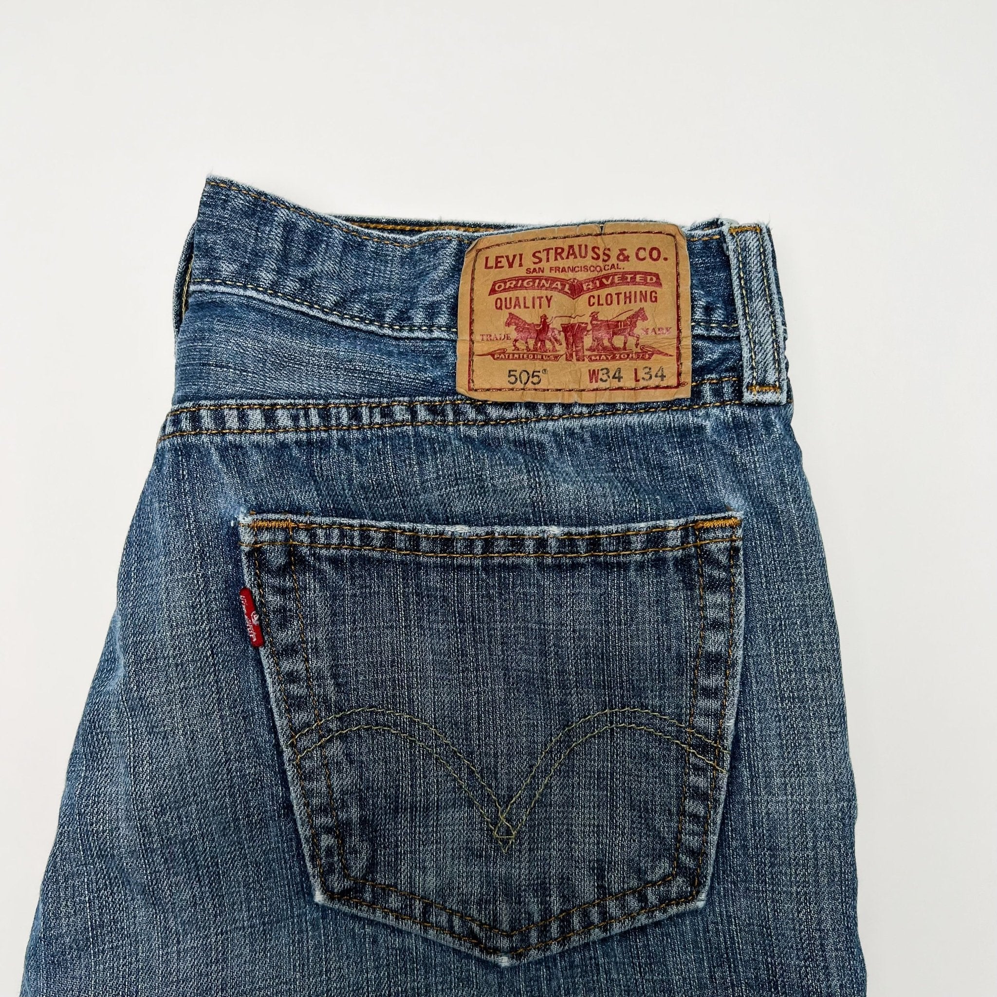 Vintage Blue Levi 505 Jeans (34 x 34) | Rebalance Vintage.