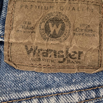 Vintage Wrangler Light Washed Shorts (34) | Rebalance Vintage.