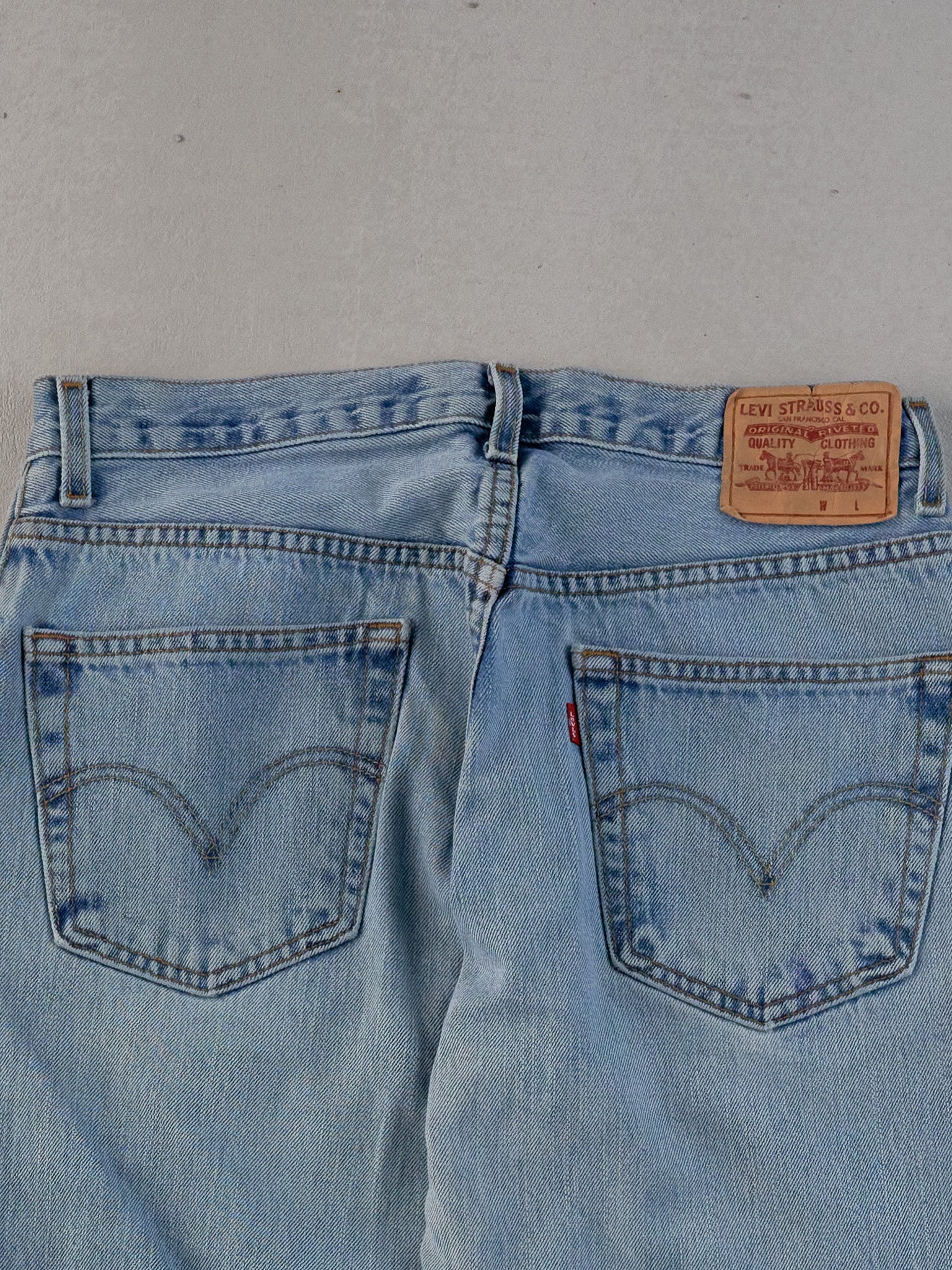 Vintage 90s Light Blue Levi's 505 Denim Jeans (30x31)