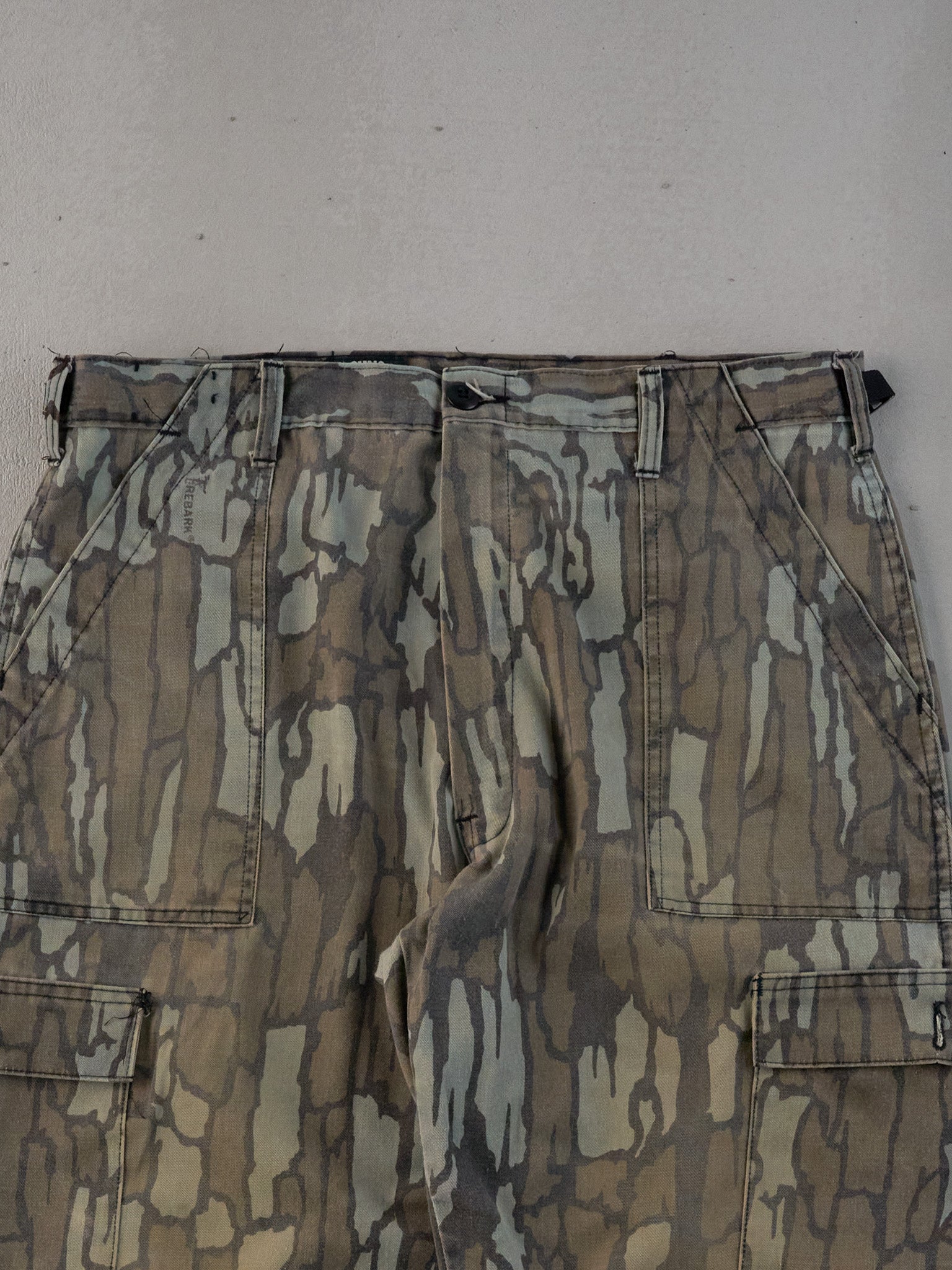 Vintage 90s Mossy Green Realtree Camo Cargo Pants (35x29)