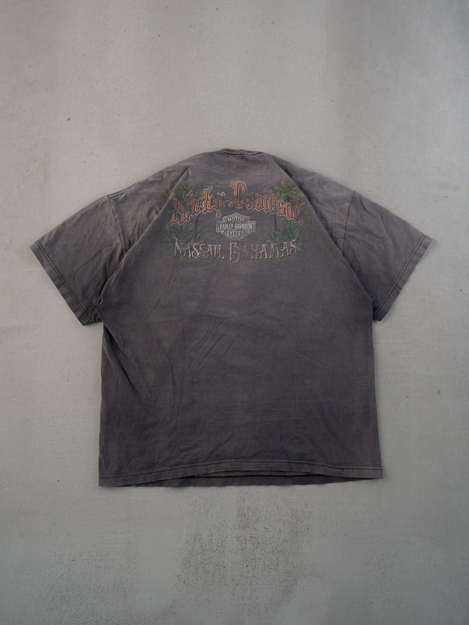 Vintage Y2k Faded Black Harley Davidson Nassau Bahamas Graphic Tee (L)