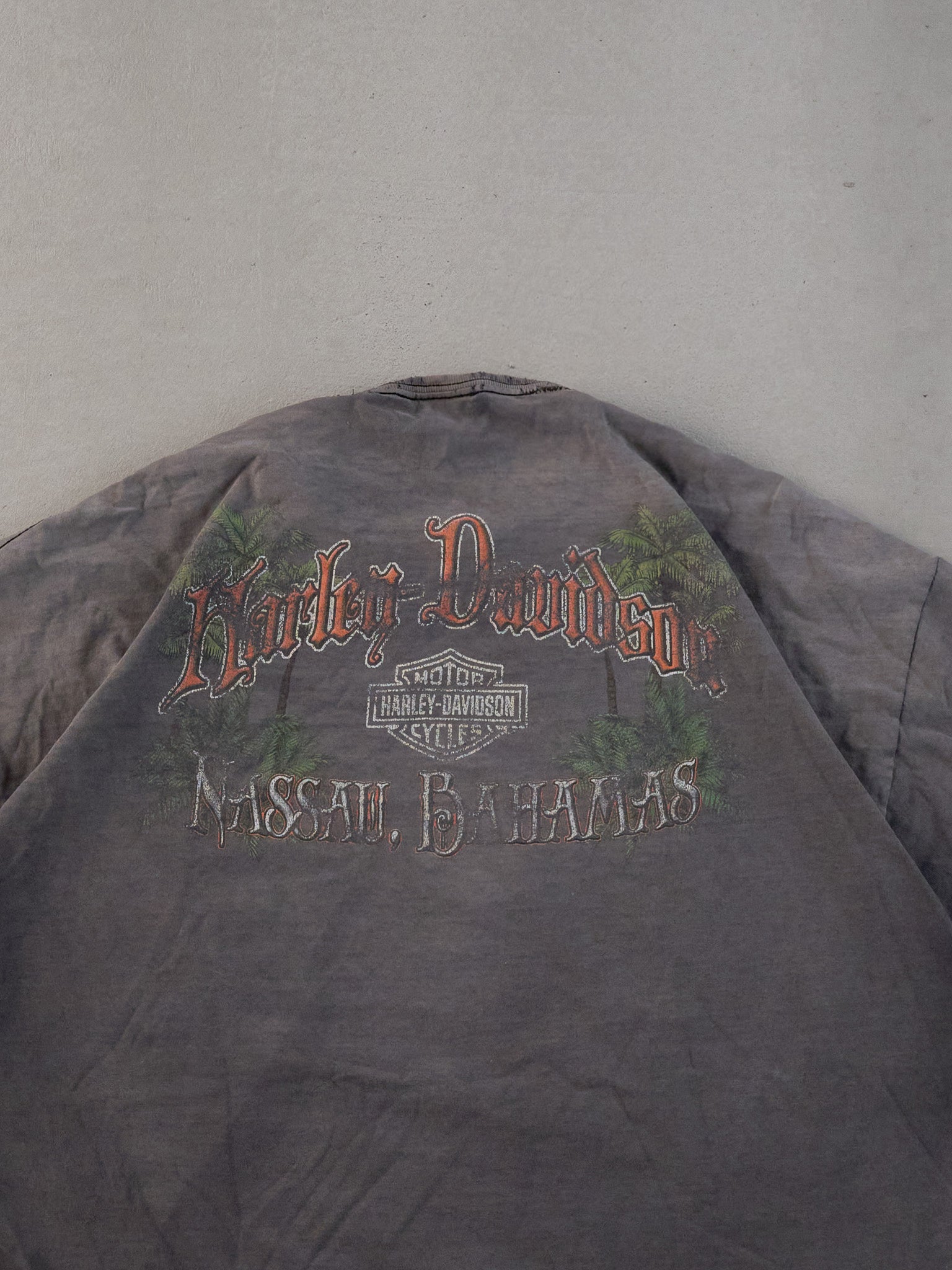 Vintage Y2k Faded Black Harley Davidson Nassau Bahamas Graphic Tee (L)