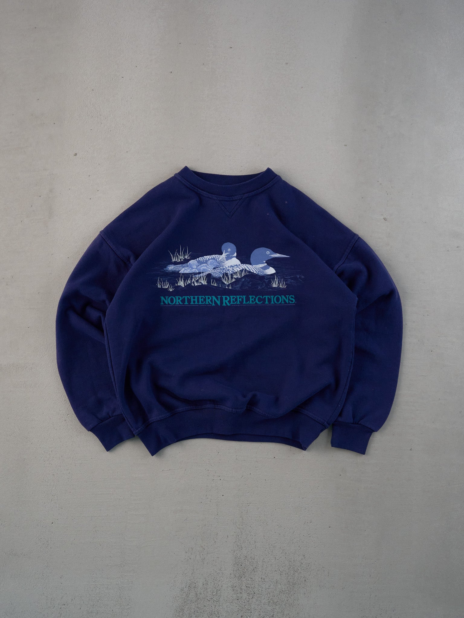 Vintage 90s Navy Blue Northern Reflections Graphic Crewneck (M)