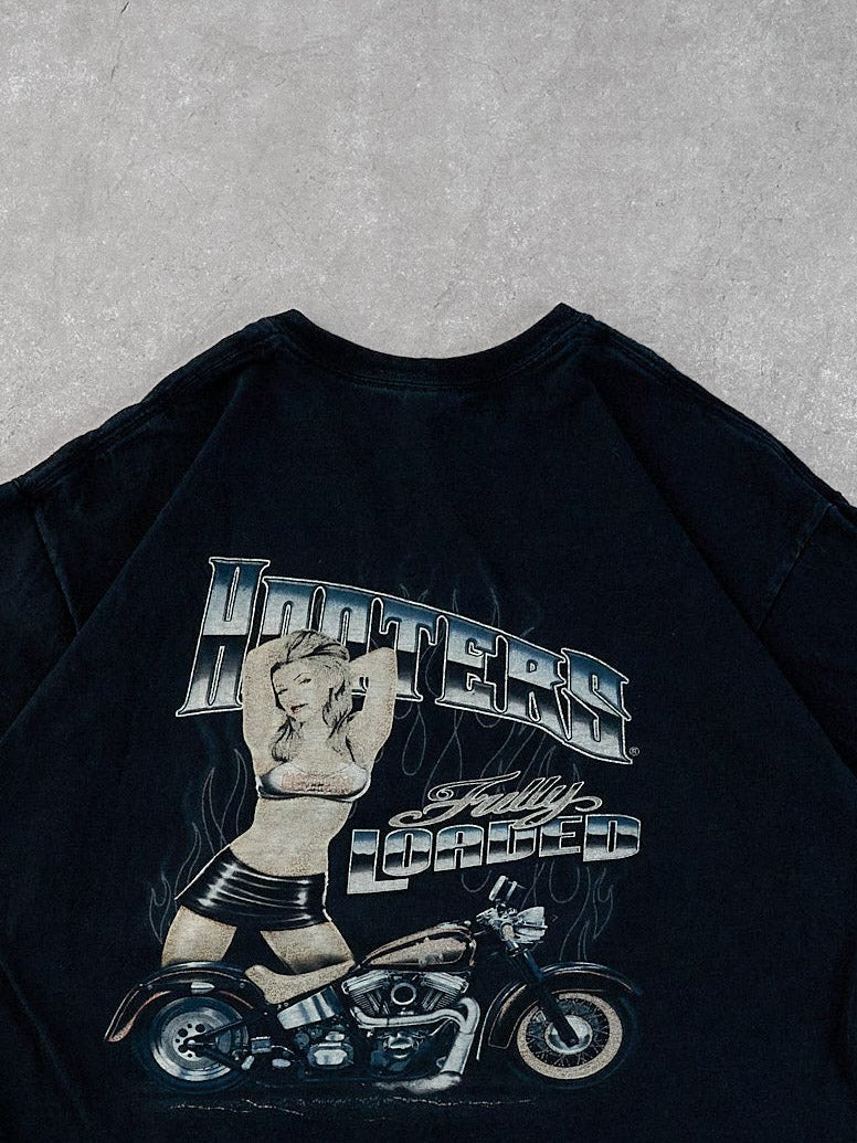 Vintage Y2k Black Hooters "Fully Loaded" Graphic Tee (M)