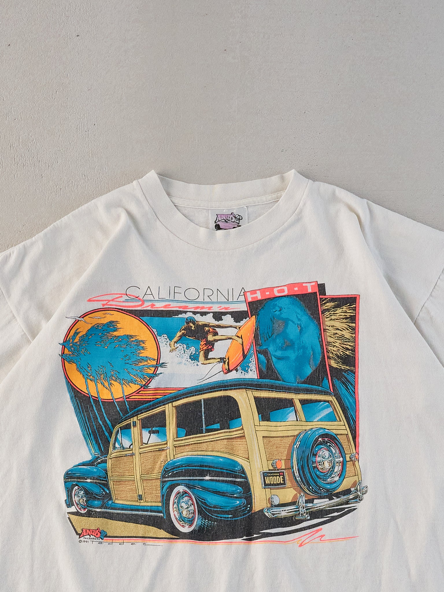 Vintage 91' White Single Stitched "California Dreaming" Graphic Tee (L)