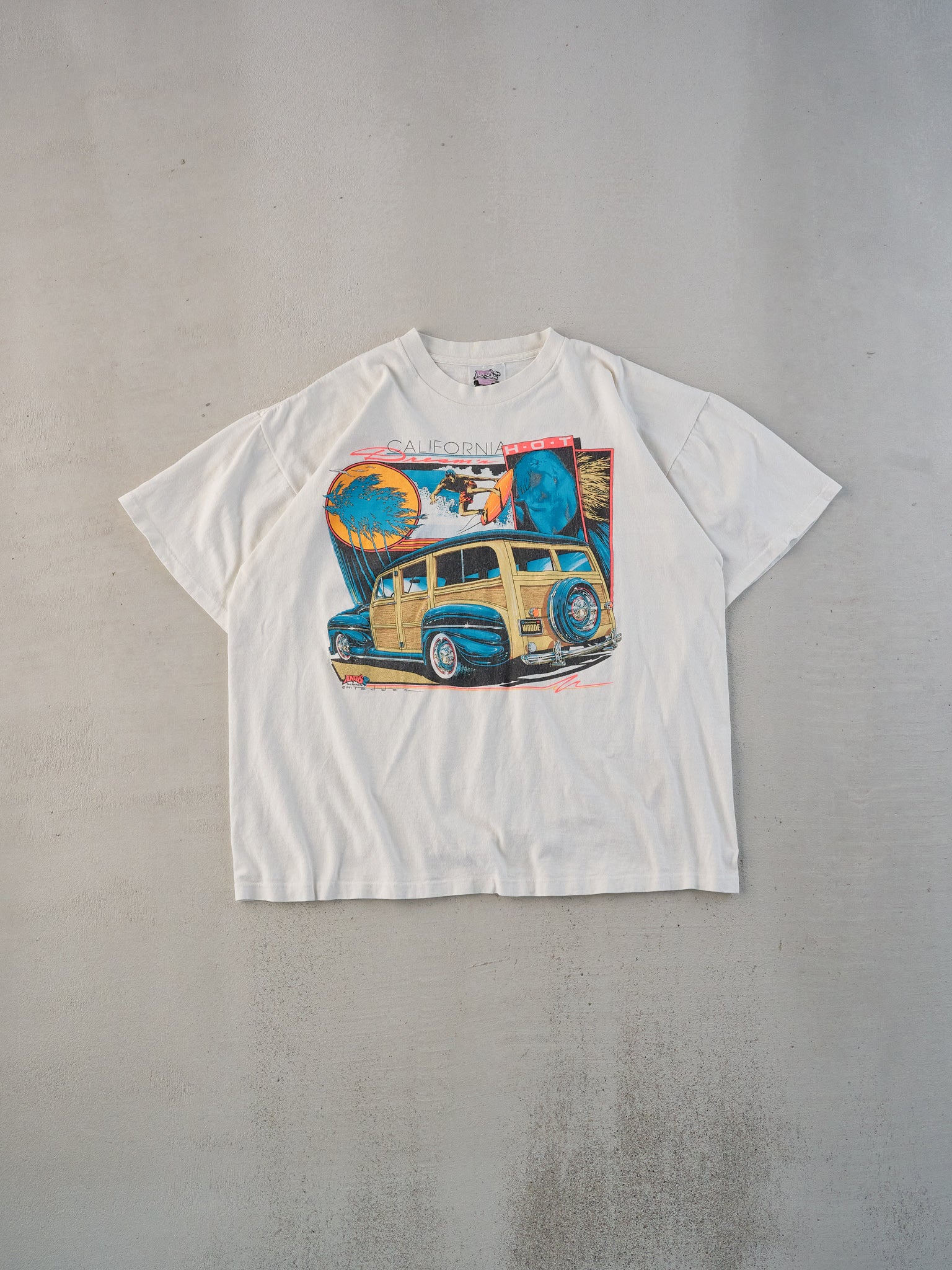Vintage 91' White Single Stitched "California Dreaming" Graphic Tee (L)