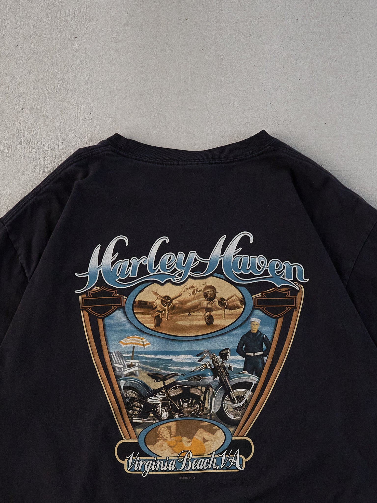 Vintage 04' Black Harley Davidson Virgina Beach Graphic Tee (L)
