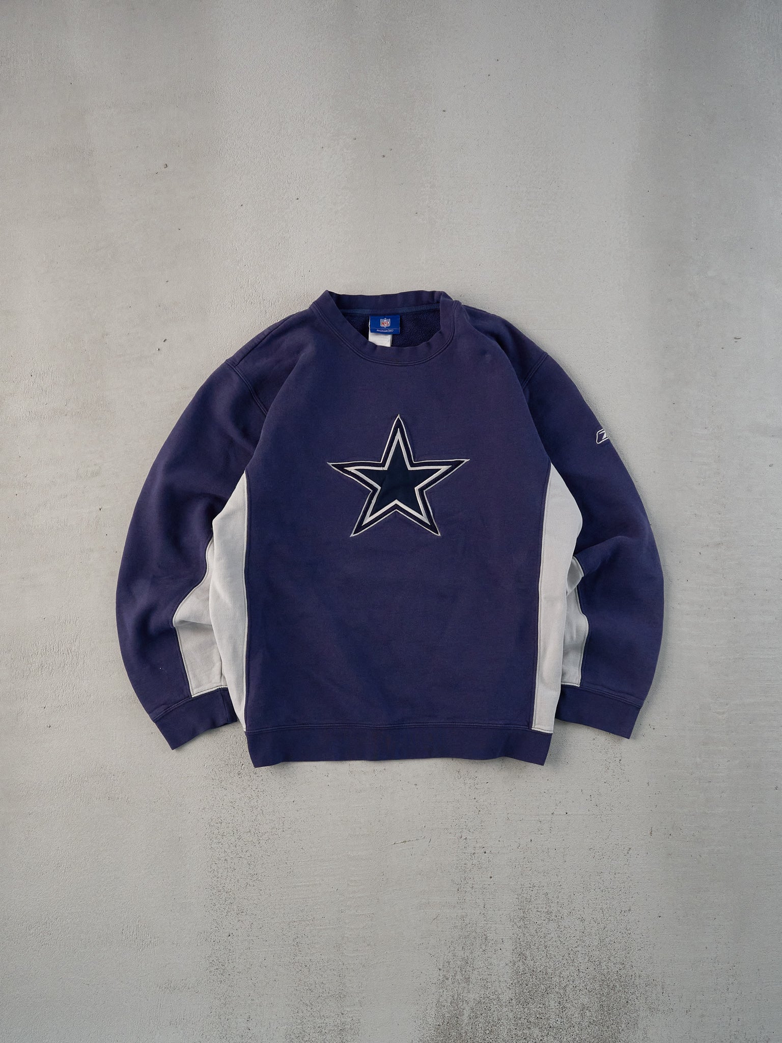 Vintage Y2K Navy Blue Dallas Cowboys NFL Crewneck (L)