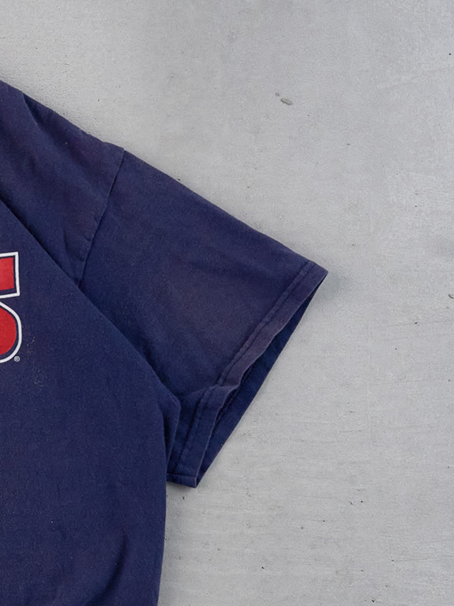 Vintage 07' Navy Blue Minnesota Twins Graphic Tee (M)