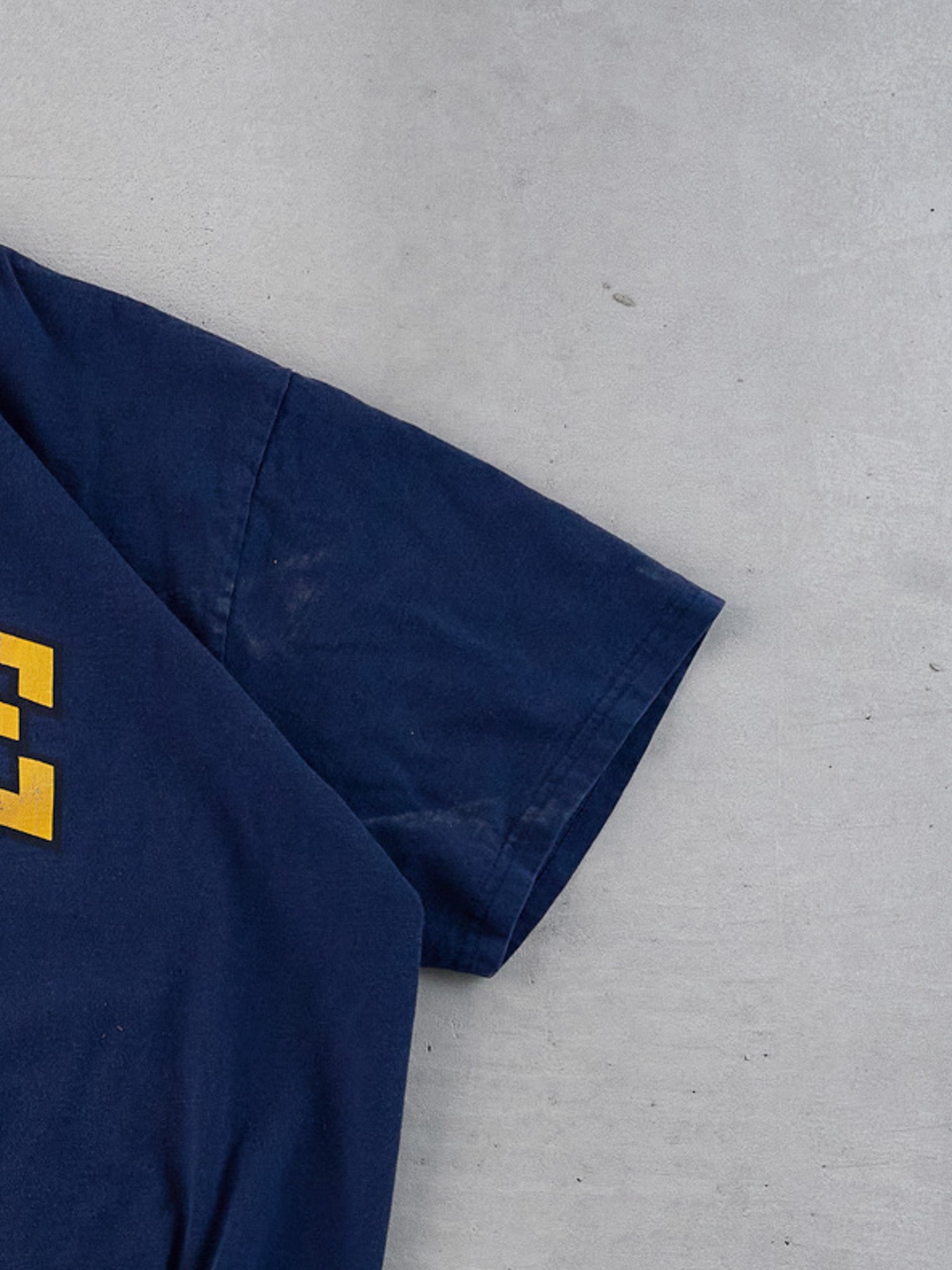 Vintage Y2k Blue and Yellow Nike Emblem Logo Tee (M)
