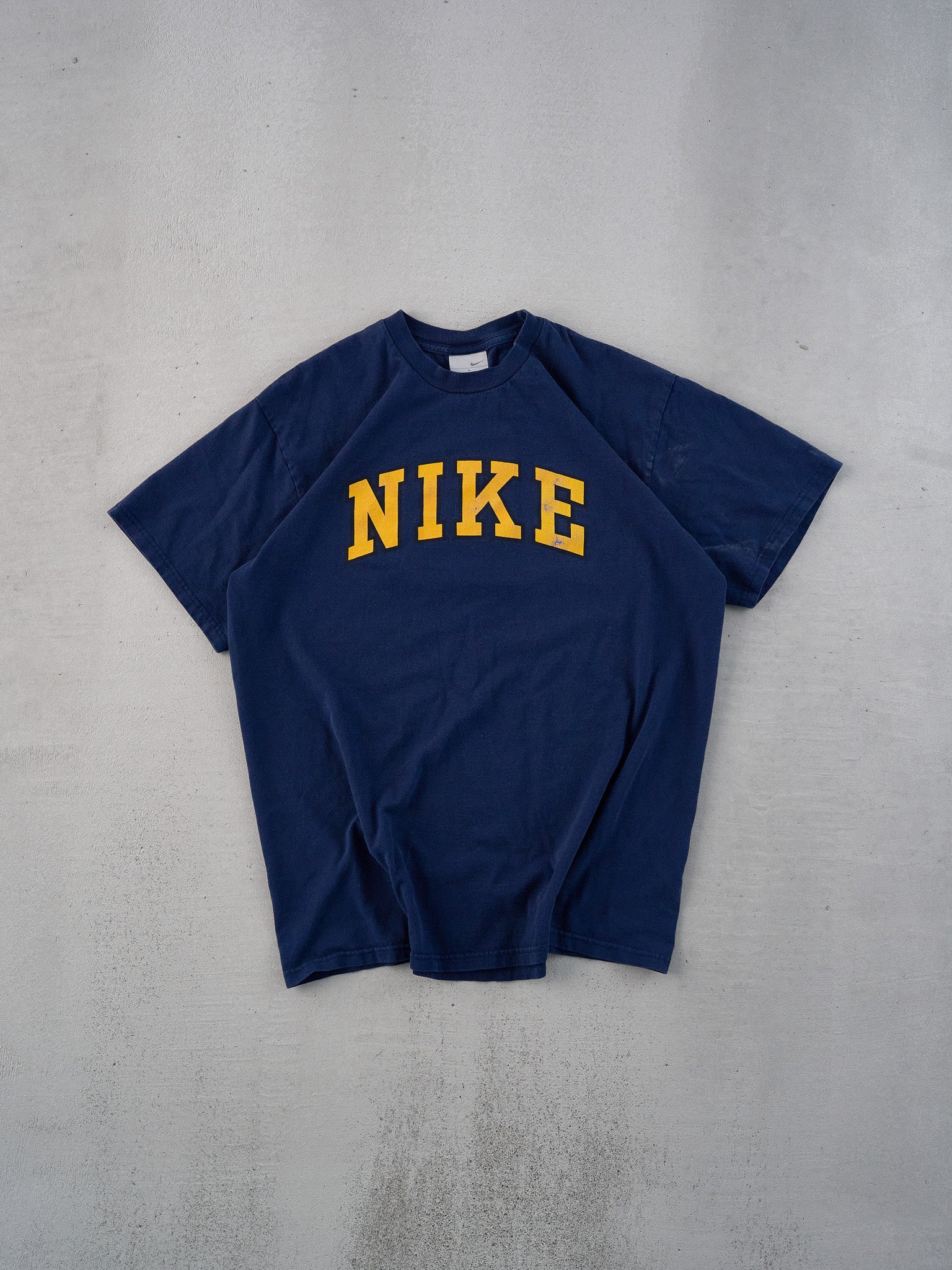 Vintage Y2k Blue and Yellow Nike Emblem Logo Tee (M)