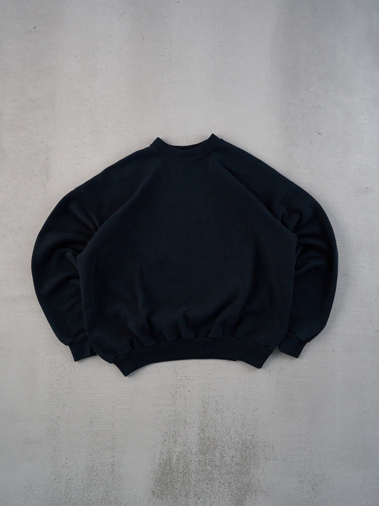 Vintage 90s Black Hanes Blank Crewneck (M/L)