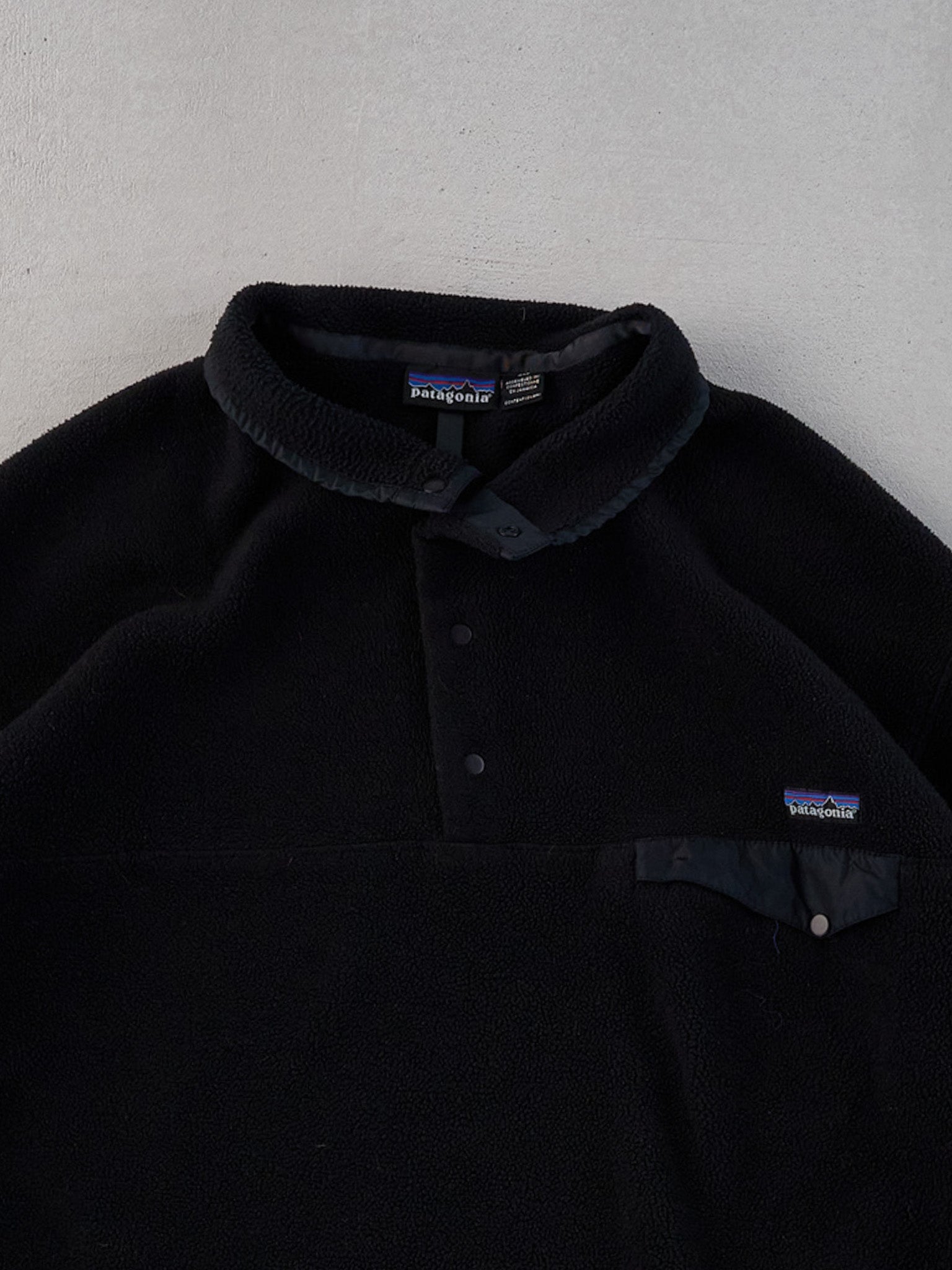 Vintage 90s Black Patagonia Collared Fleece 1/4 Button Up (XL/XXL)