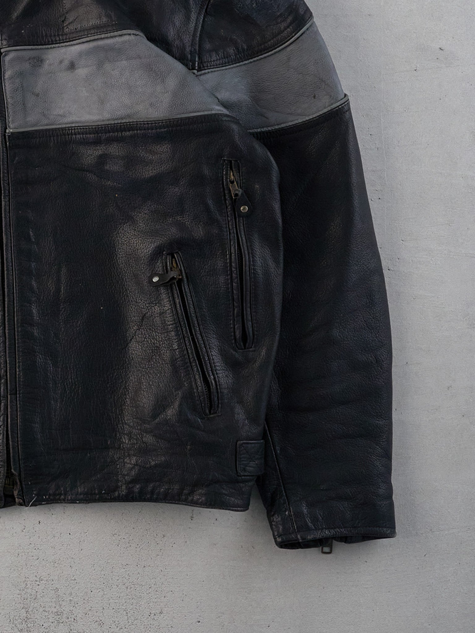 Vintage 90s Black and Grey Leather Racing Jacket (L/XL)