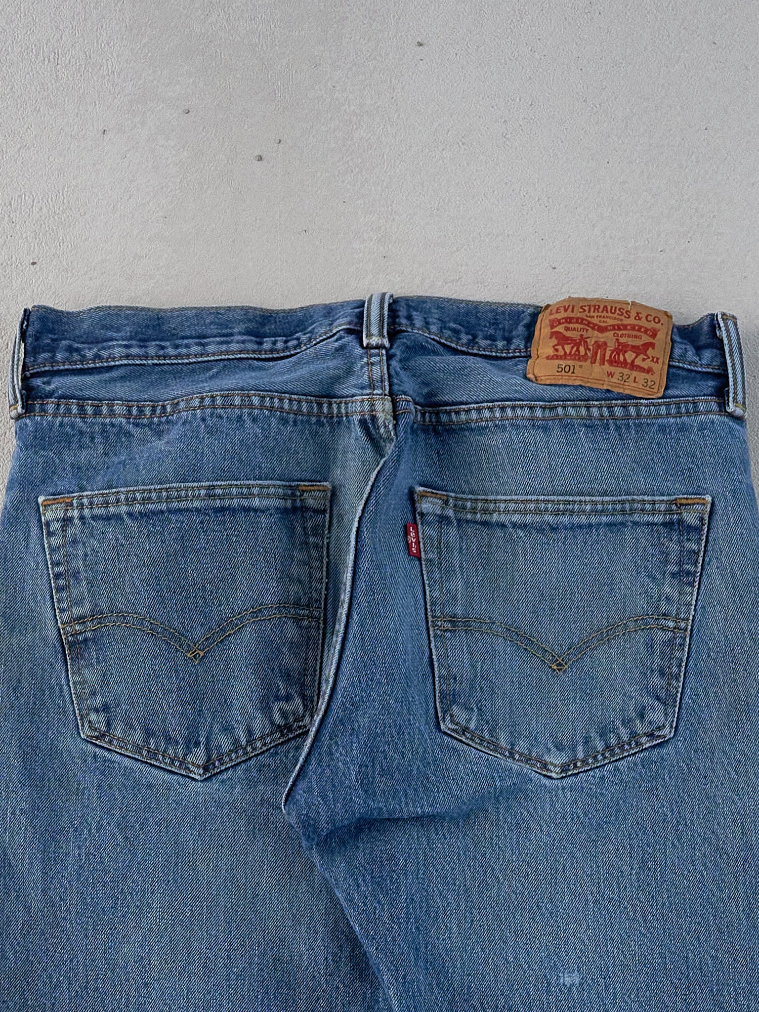 Vintage 90s Dark Blue Levi's 501 Denim Jeans (32x29)