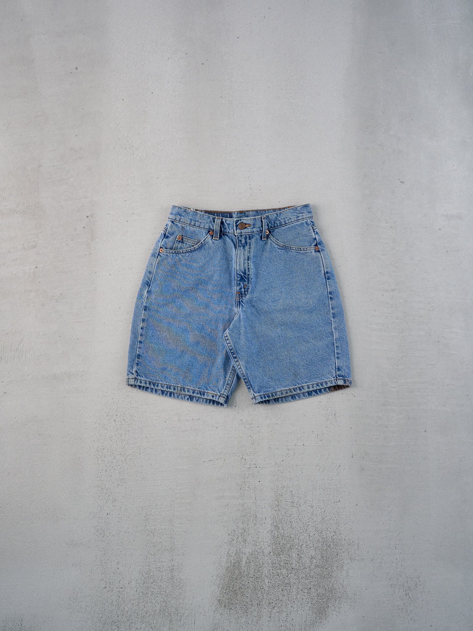 Vintage 70s Light Blue Levi's Denim Shorts (28x8)