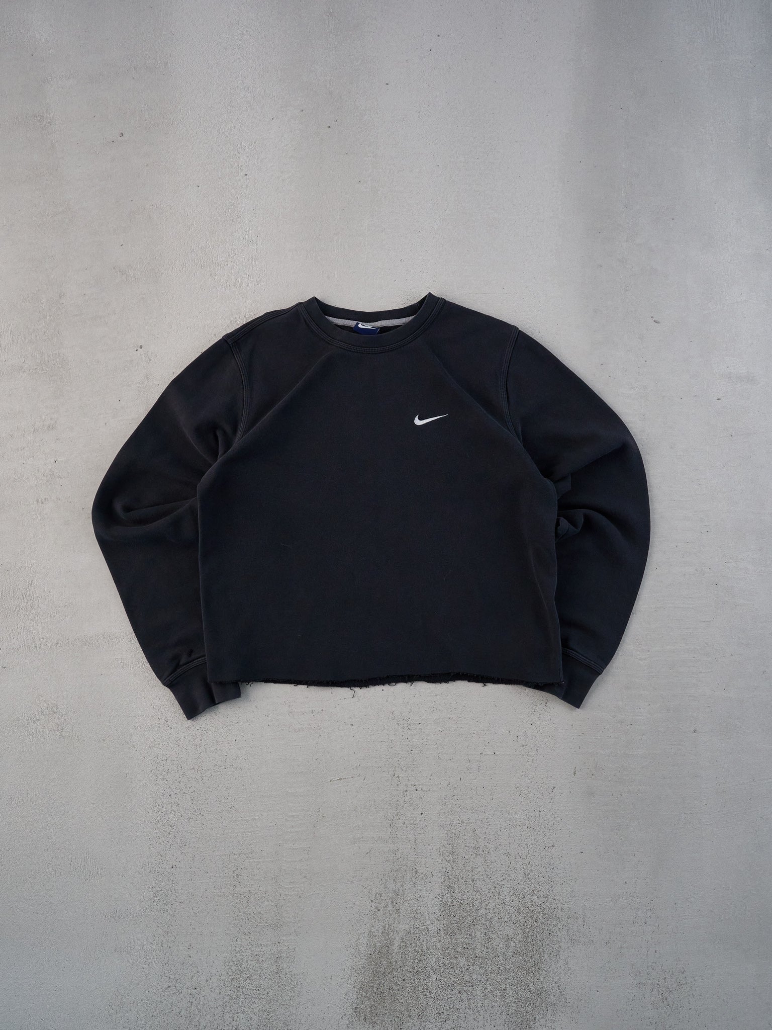 Vintage Y2k Black Nike Swoosh Blank Cropped Boxy Crewneck (M)