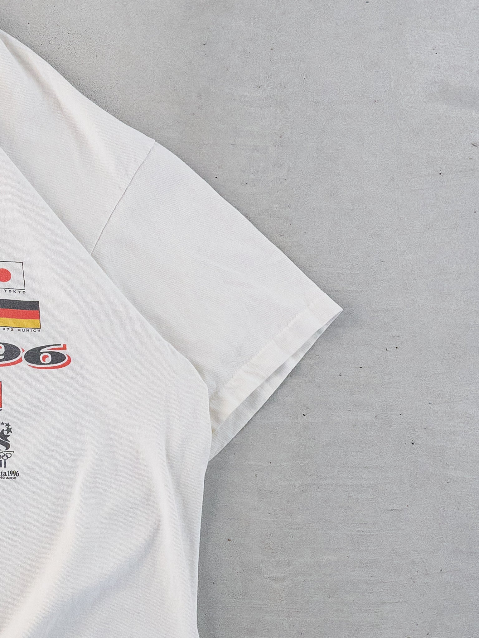Vintage 96' White Single Stitched Atlanta International Olympics Tee (L)