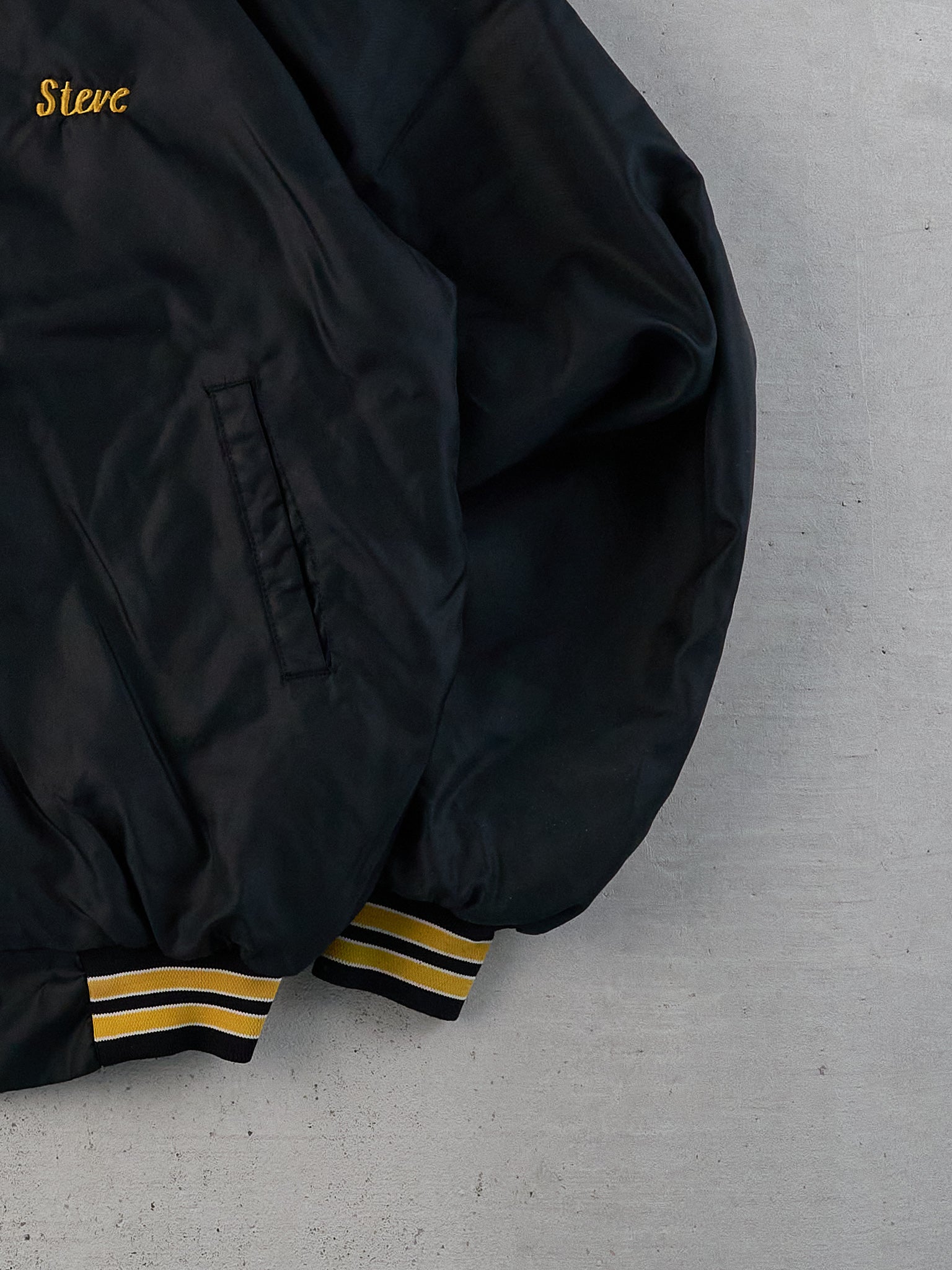 Vintage 90s Black Detroit Lakes Veterans Minnesota Satain Bomber Jacket (L)