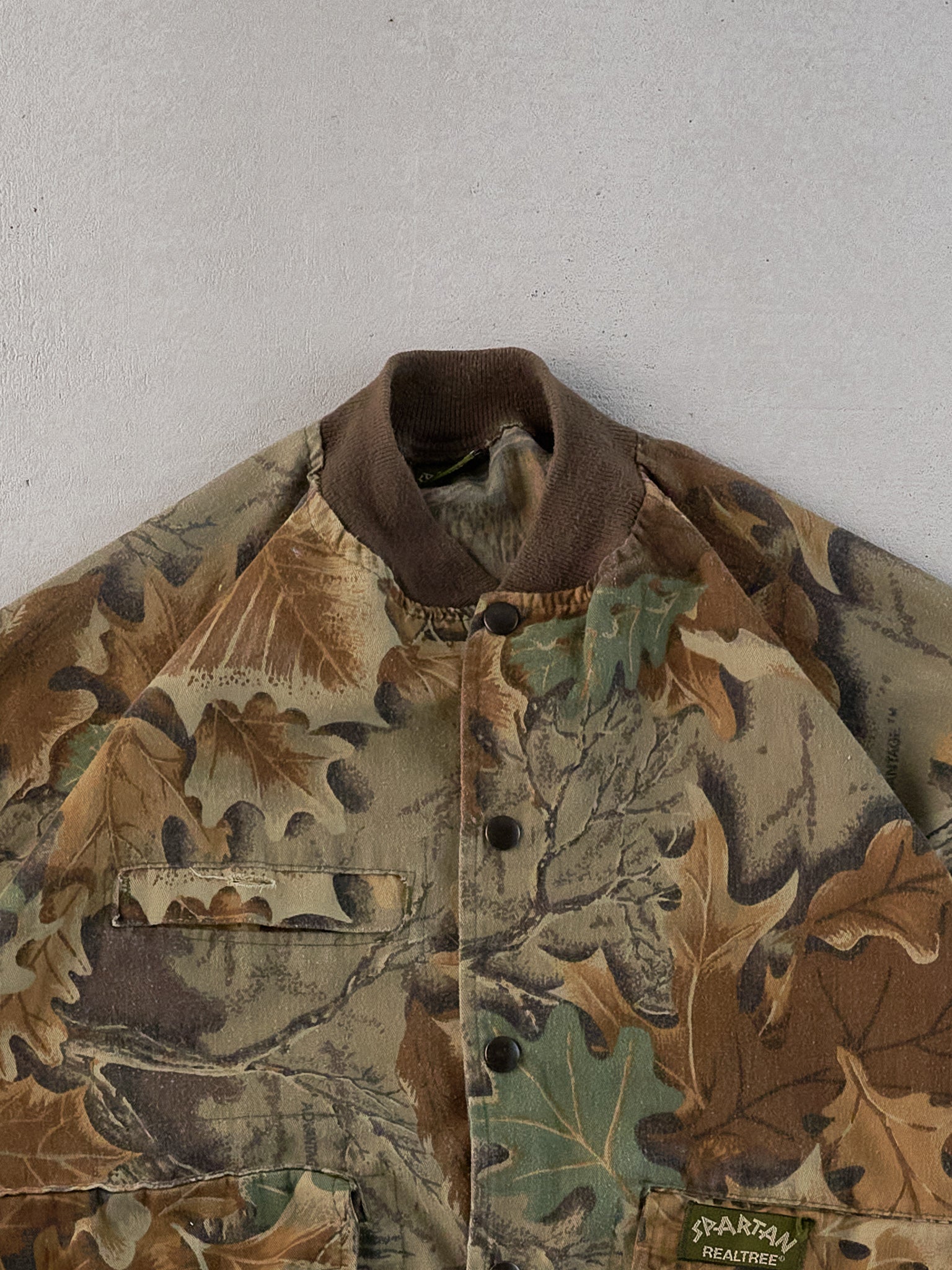 Vintage Y2K Green Spartan Realtree Camo Bomber Jacket (L)