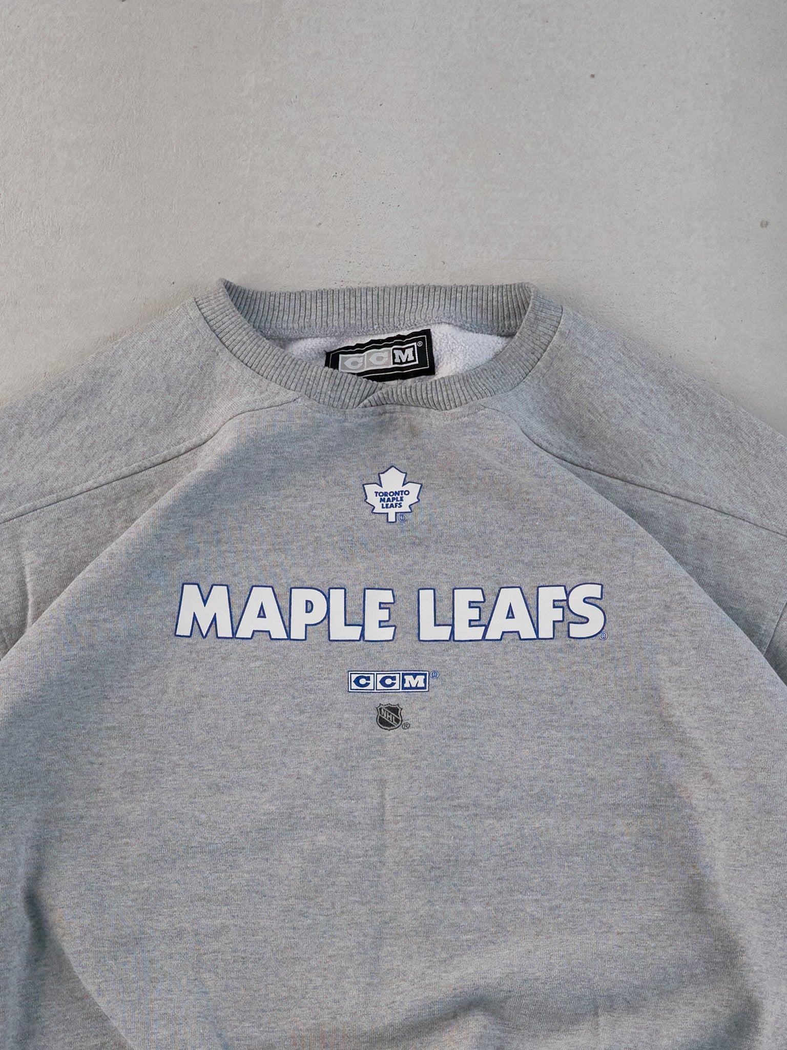 Vintage 90s Grey Toronto Maple Leaf NHL Crewneck (L)