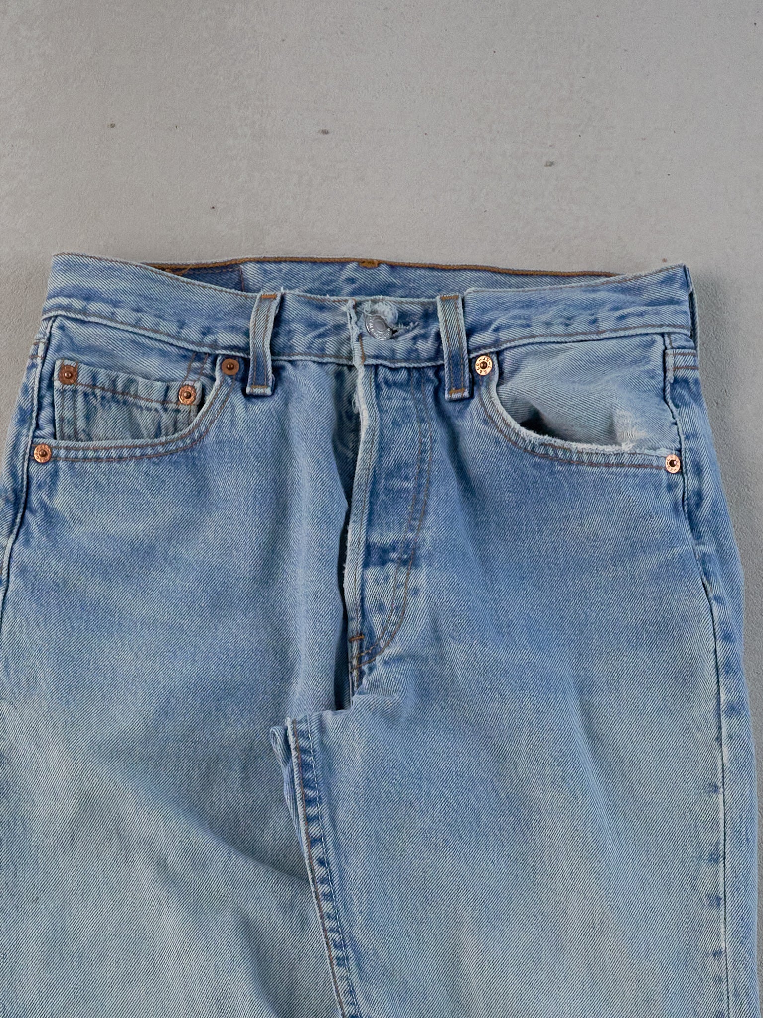 Vintage 90s Light Blue Levi's 501 Denim Jeans (26x35)