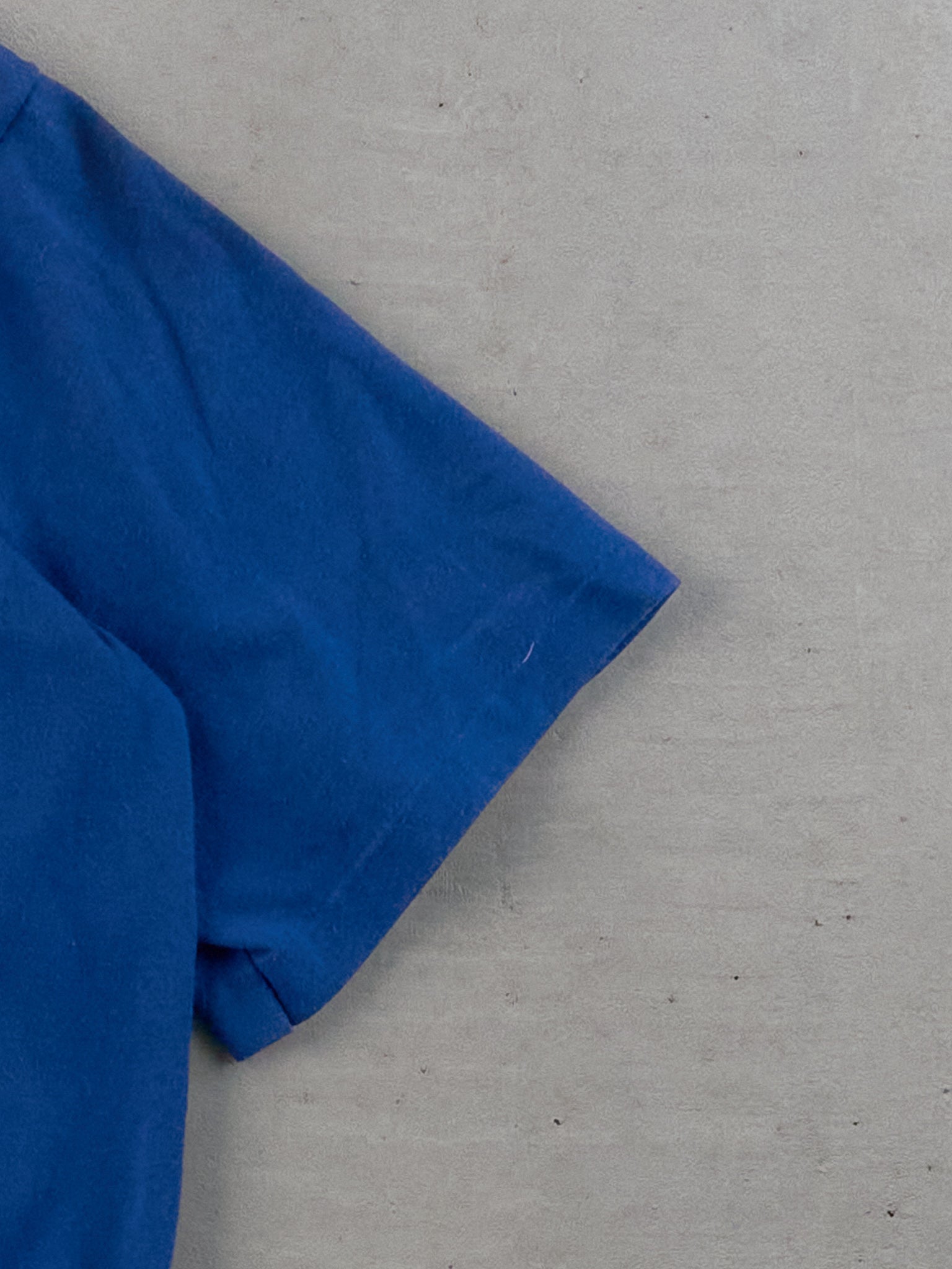 Vintage 90s Royal Blue Russell Athletics Blank Tee (L)