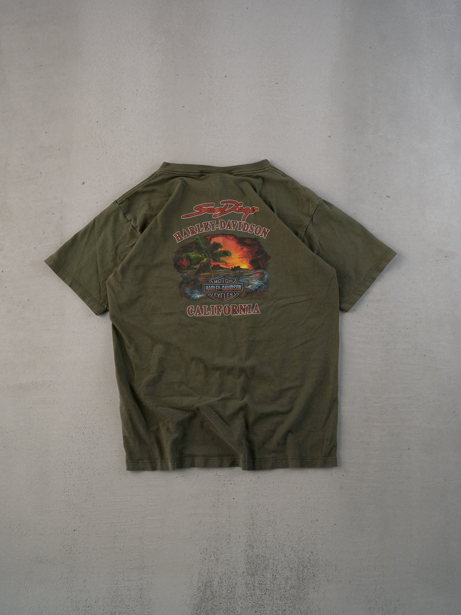 Vintage Y2k Green Harley Davidson California Graphic Tee (M)