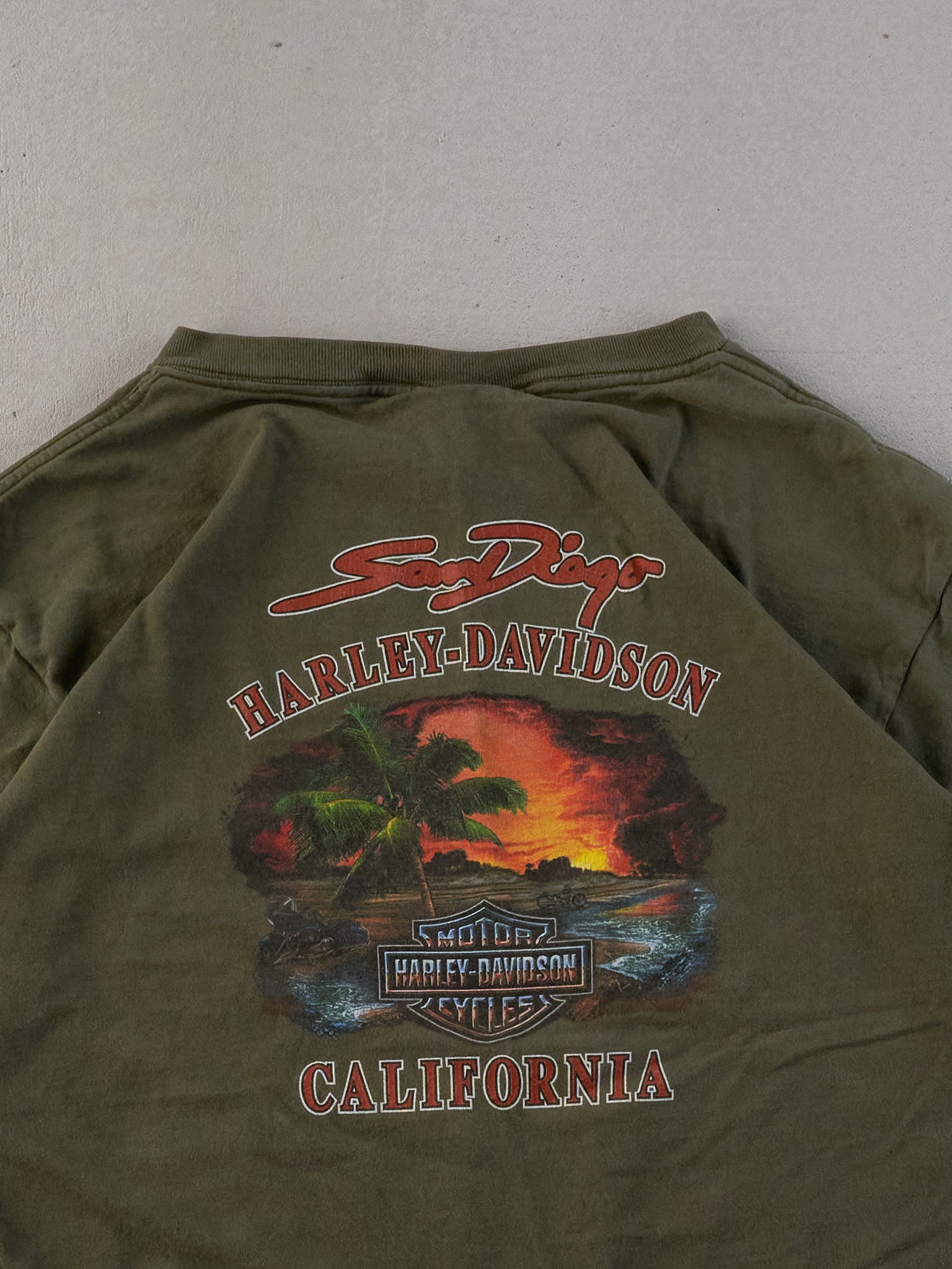 Vintage Y2k Green Harley Davidson California Graphic Tee (M)