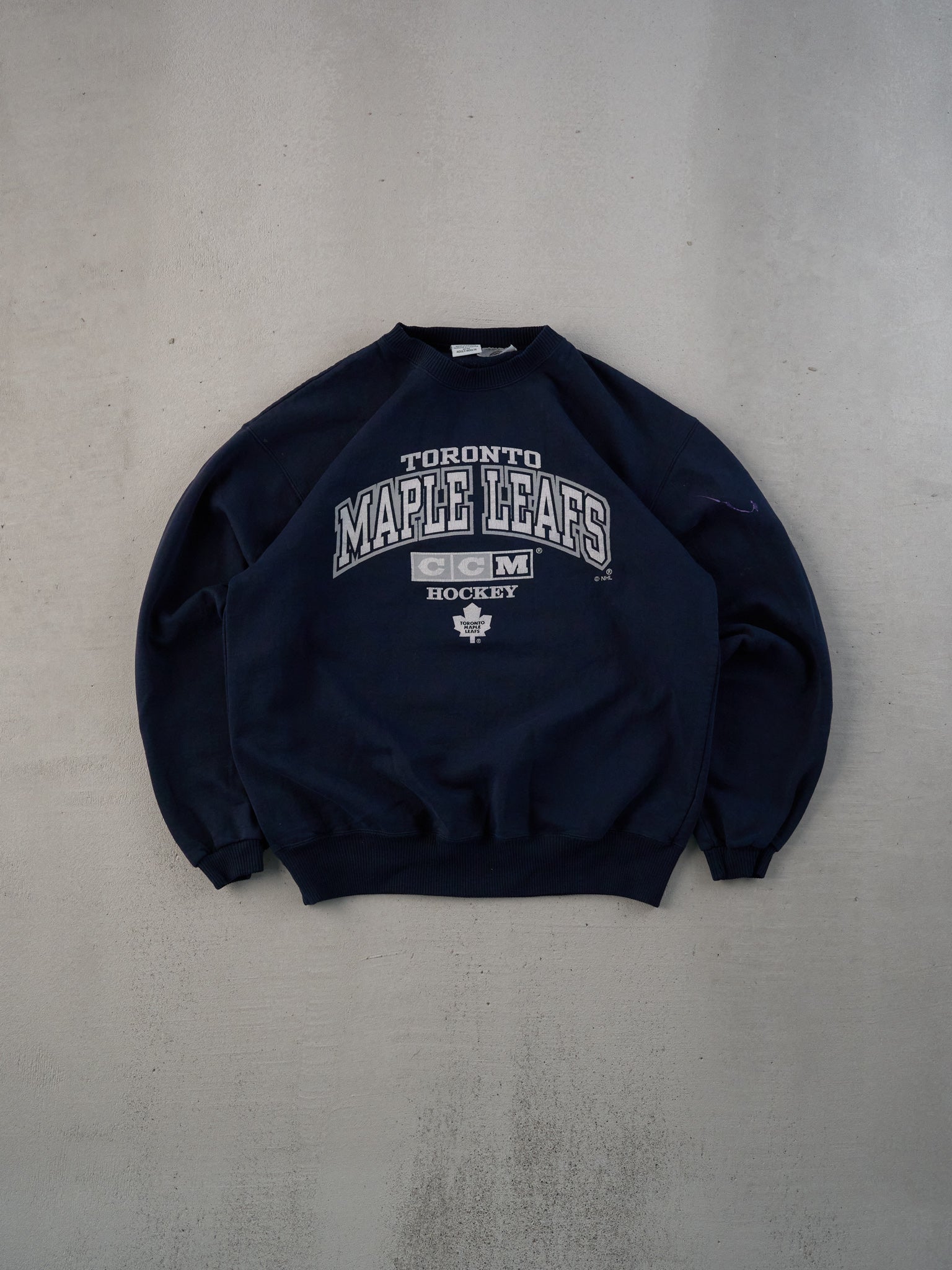 Vintage 90s Navy Blue Toronto Maple Leads CCM NHL Crewneck (M)