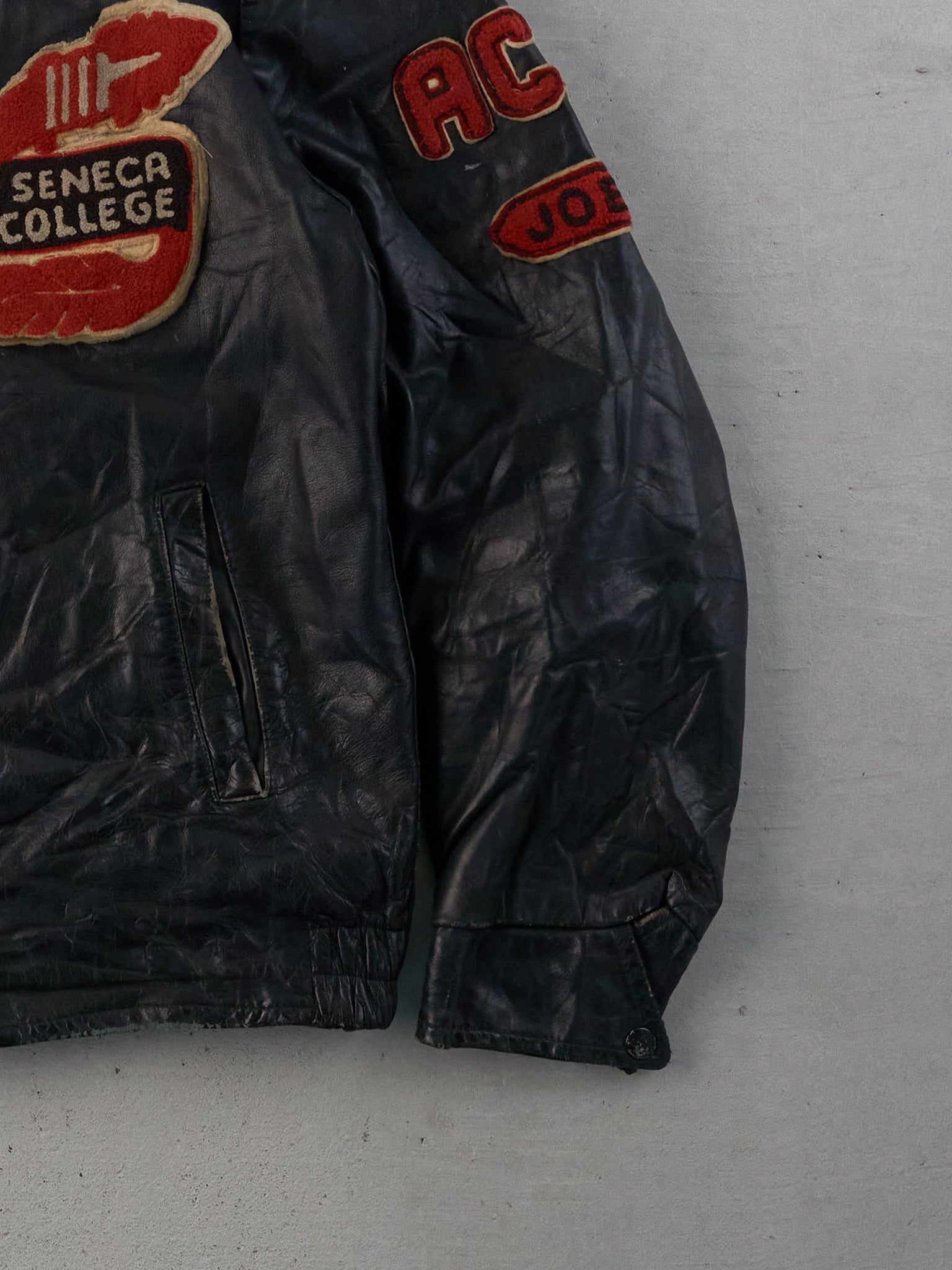 Vintage 88' Black Seneca College Collared Leather Jacket (M)
