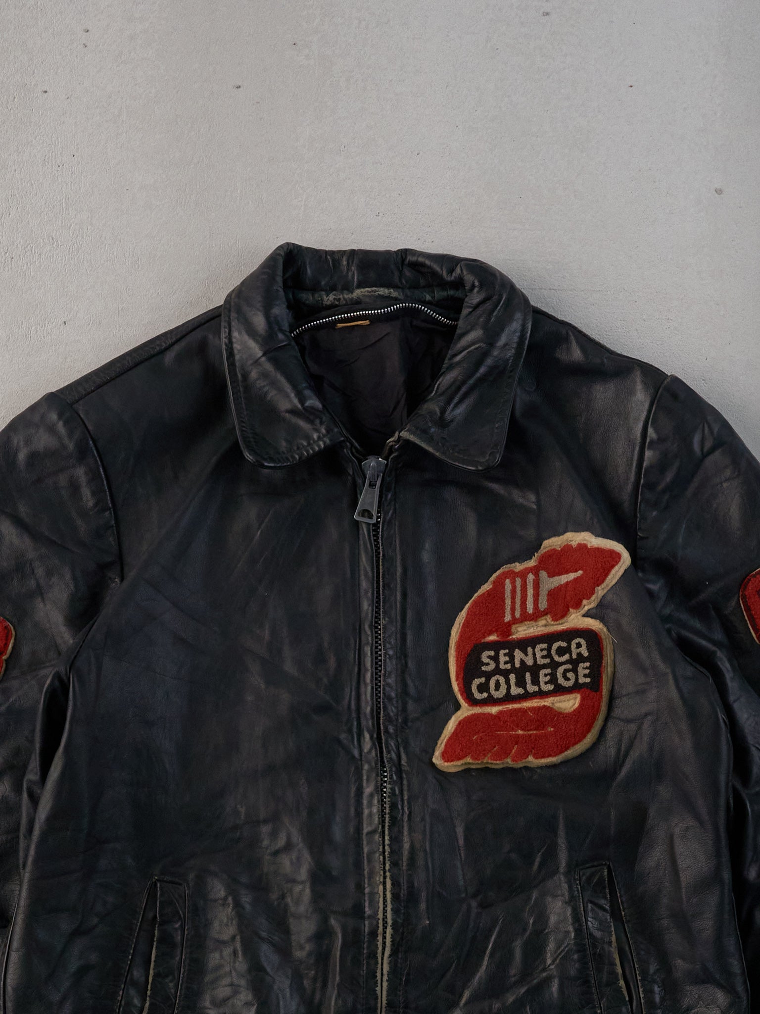 Vintage 88' Black Seneca College Collared Leather Jacket (M)