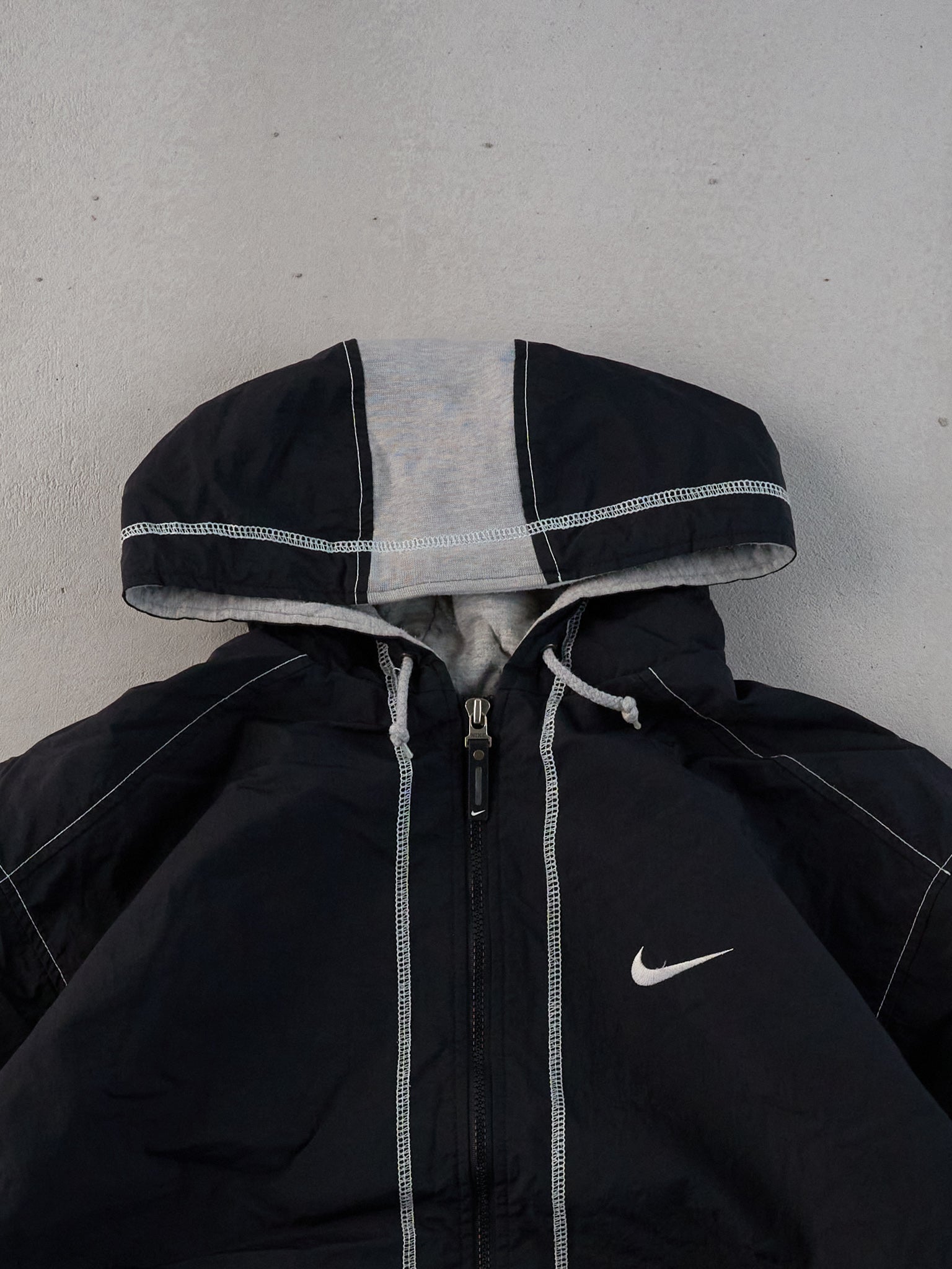 Vintage Y2k Black Nike Hooded Windbreaker Jacket (L/XL)