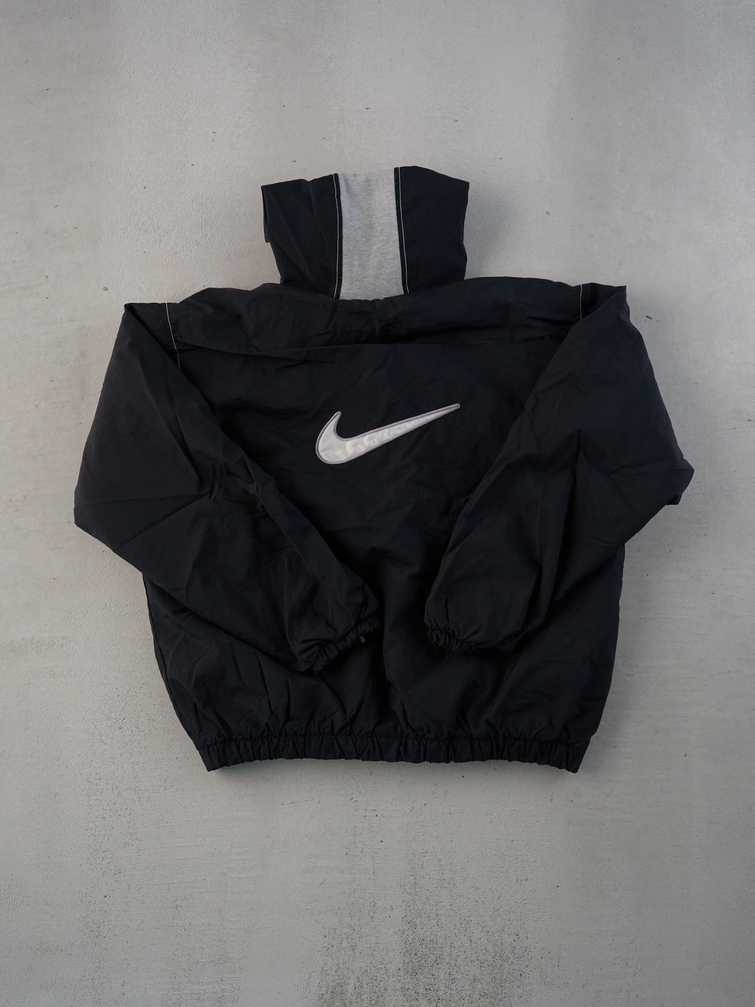 Vintage Y2k Black Nike Hooded Windbreaker Jacket (L/XL)