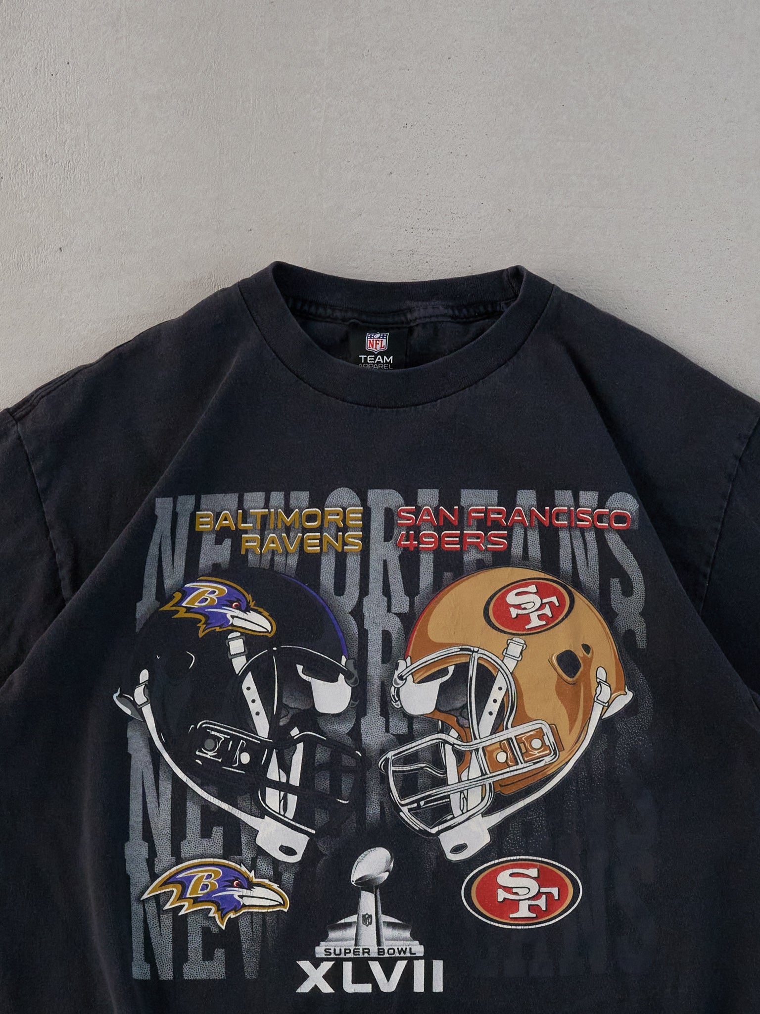 Vintage 12' Black Ravens VS 49s Super bowl NFL Graphic Tee (M)