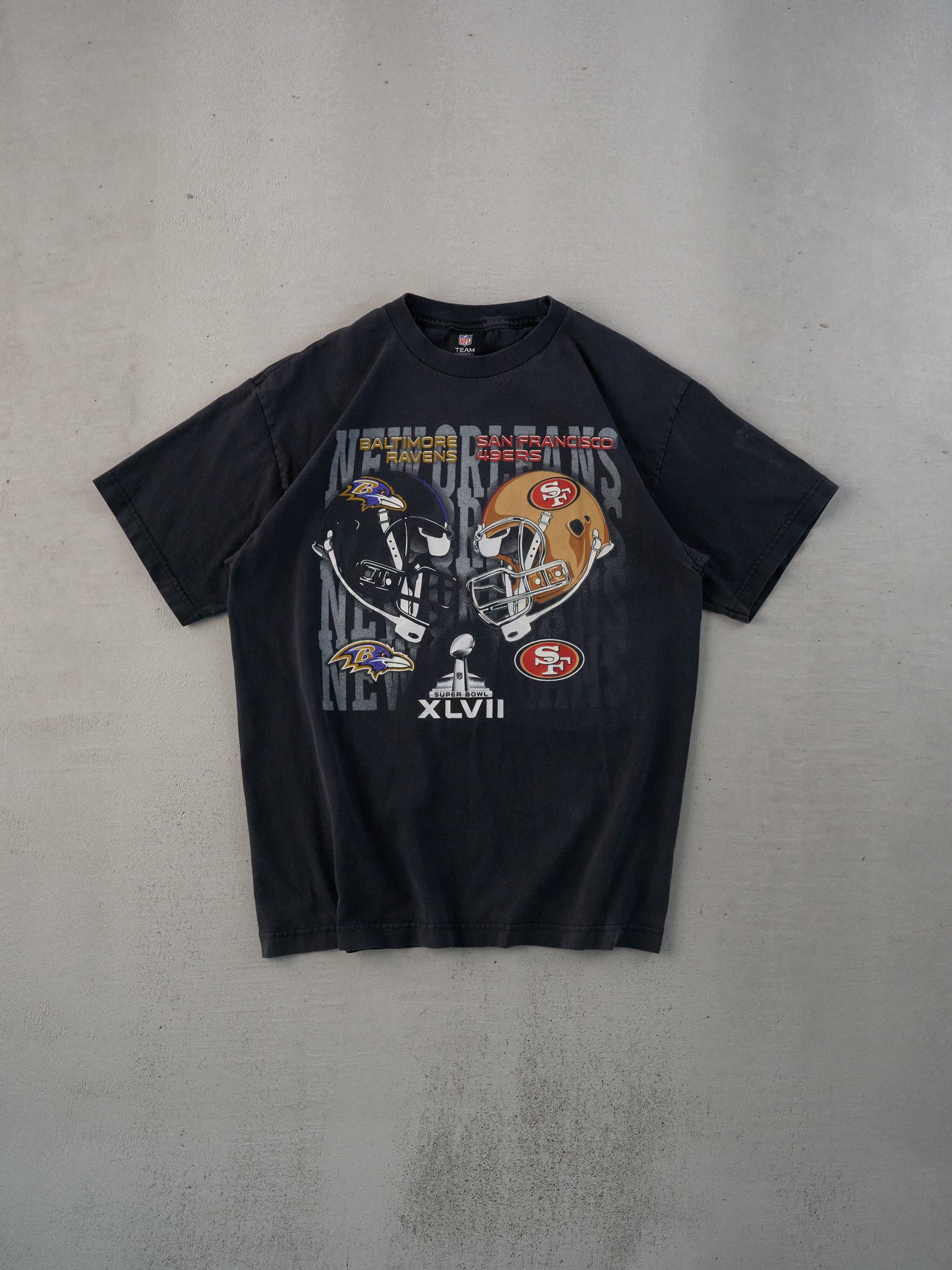 Vintage 12' Black Ravens VS 49s Super bowl NFL Graphic Tee (M)