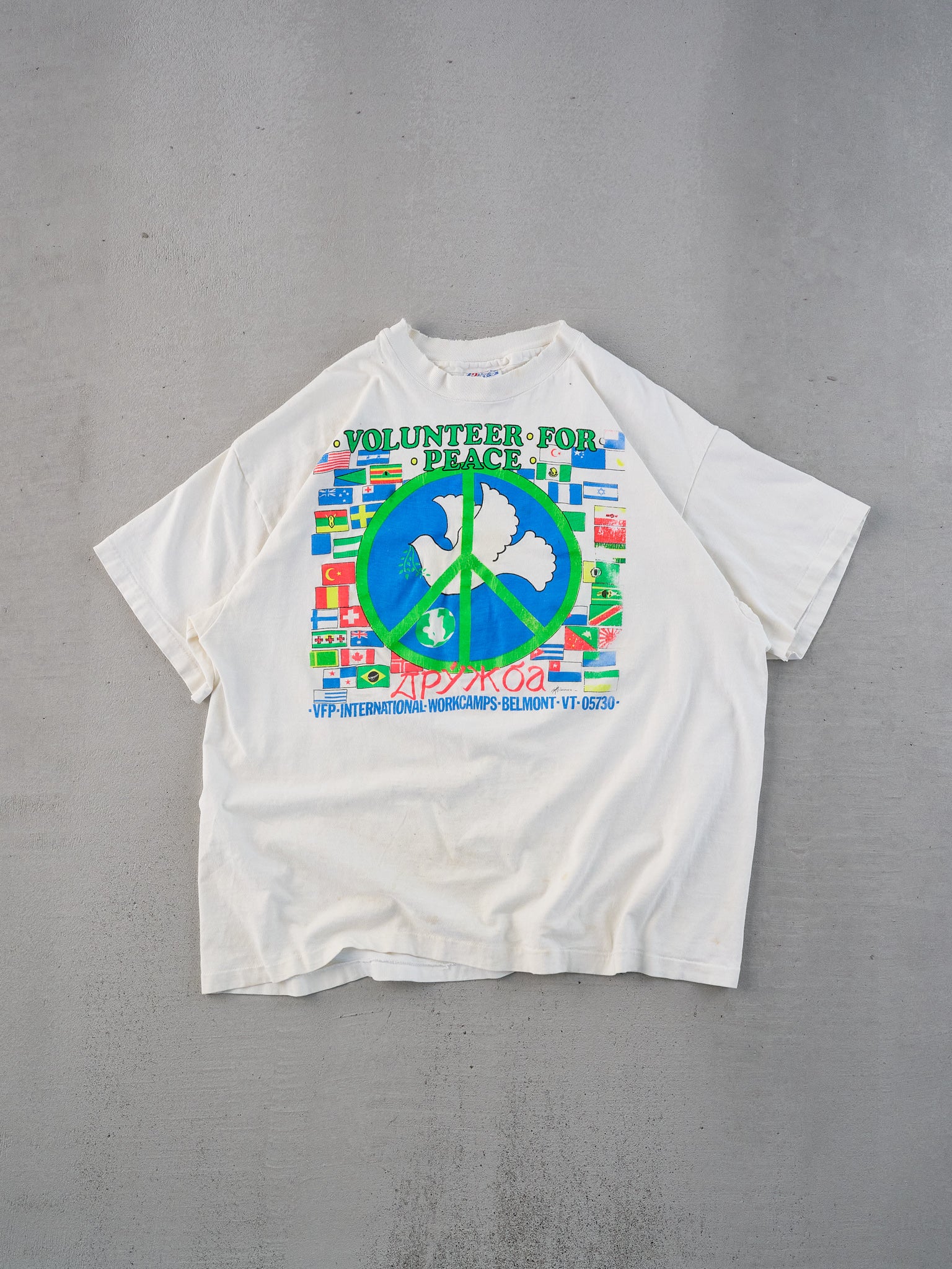 Vintage 90s White Single Stitched Volunteer for Peace Graphic Tee (M)