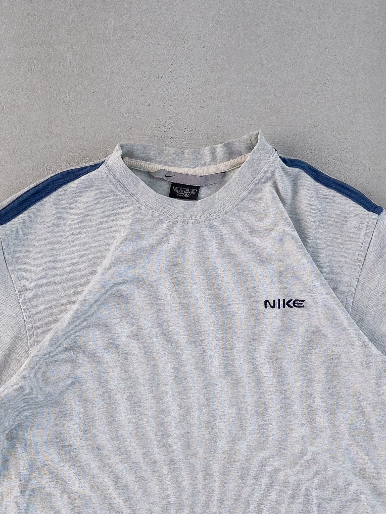 Vintage Y2k Grey Nike Sportwear Tee (S)