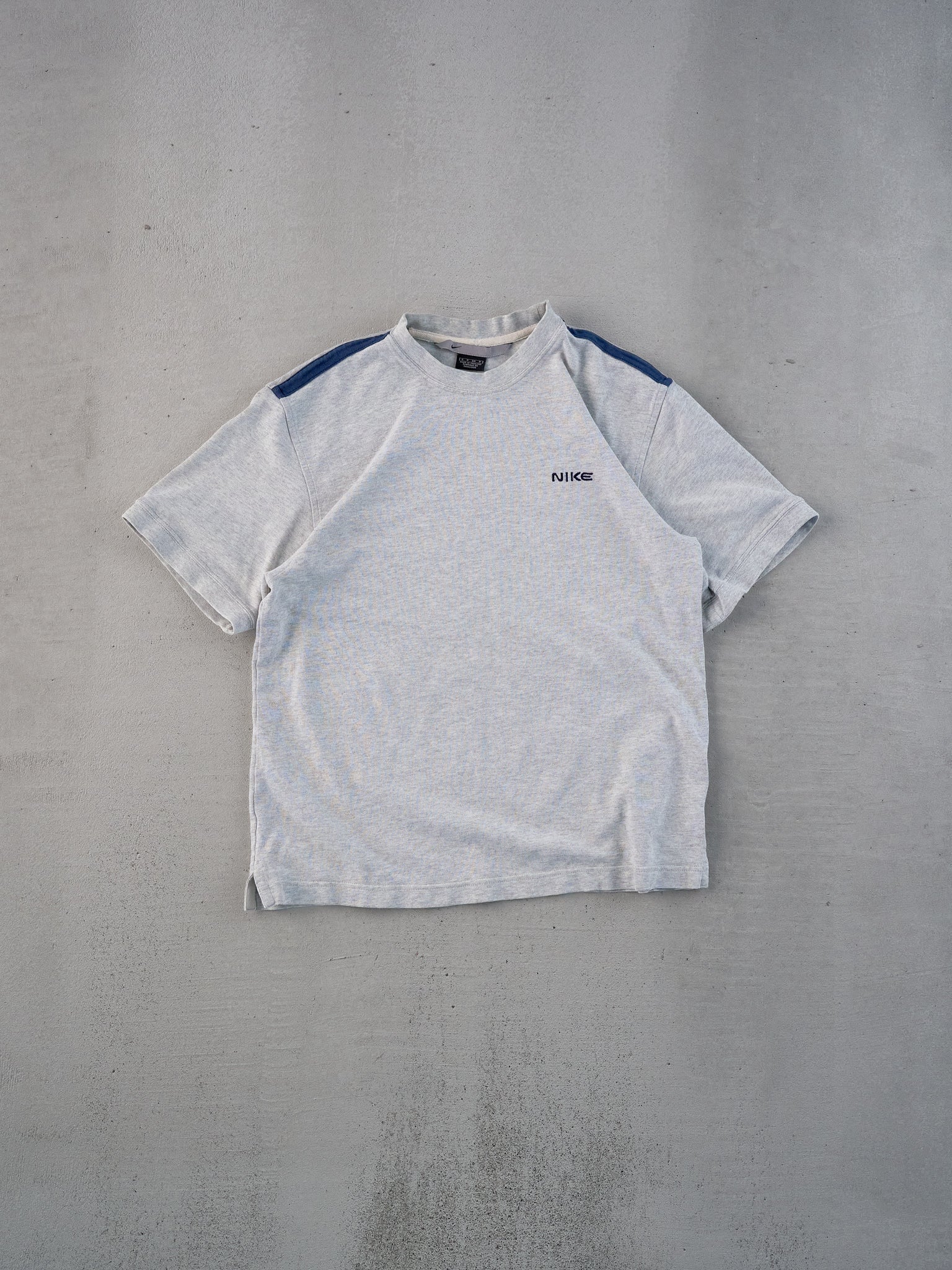 Vintage Y2k Grey Nike Sportwear Tee (S)