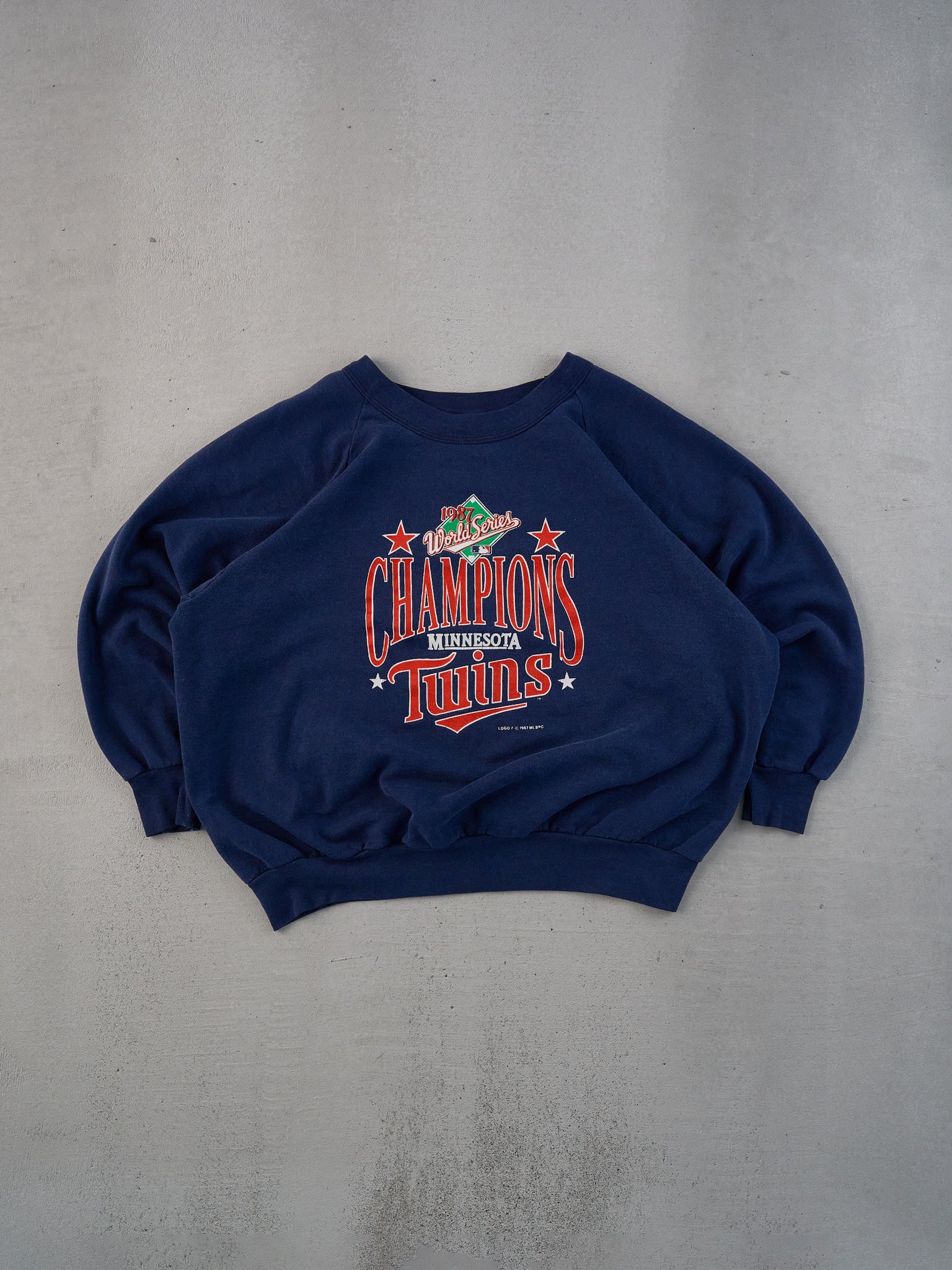 Vintage 97' Navy Blue Minnesota Twins MLB Champions Crewneck (M/L)